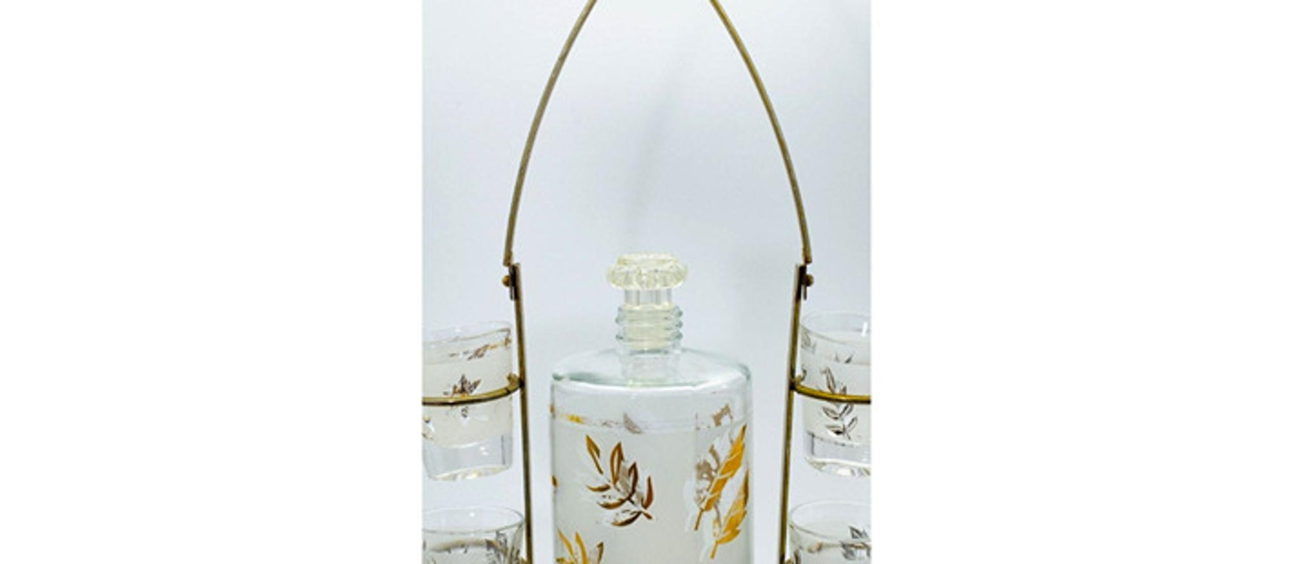 VINTAGE MCM STARLYTE LIQUOR DECANTER DISPENSER W/ 6 SHOT GLASSES GOLD SILVER