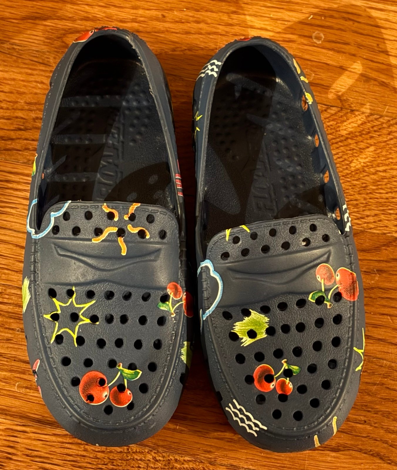 Floafers Prodigy Driver Kids Silly Scents- Navy Peony Cherry Shoes Sz 10, NWOT