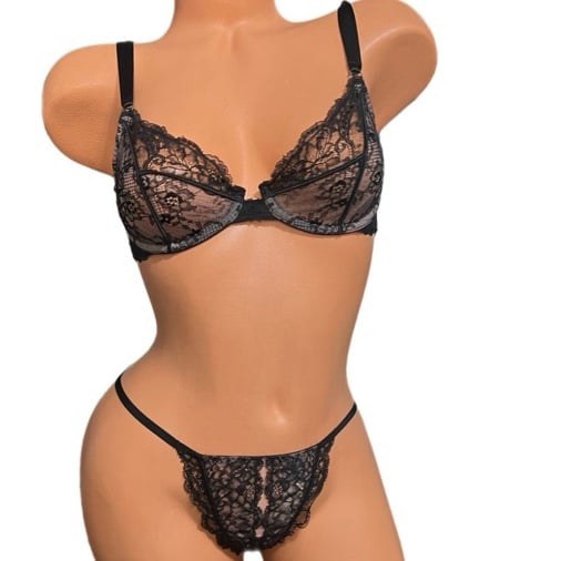 Victorias Secret Designer Collection Set Unlined Demi Bra & V-string Panty 34B S