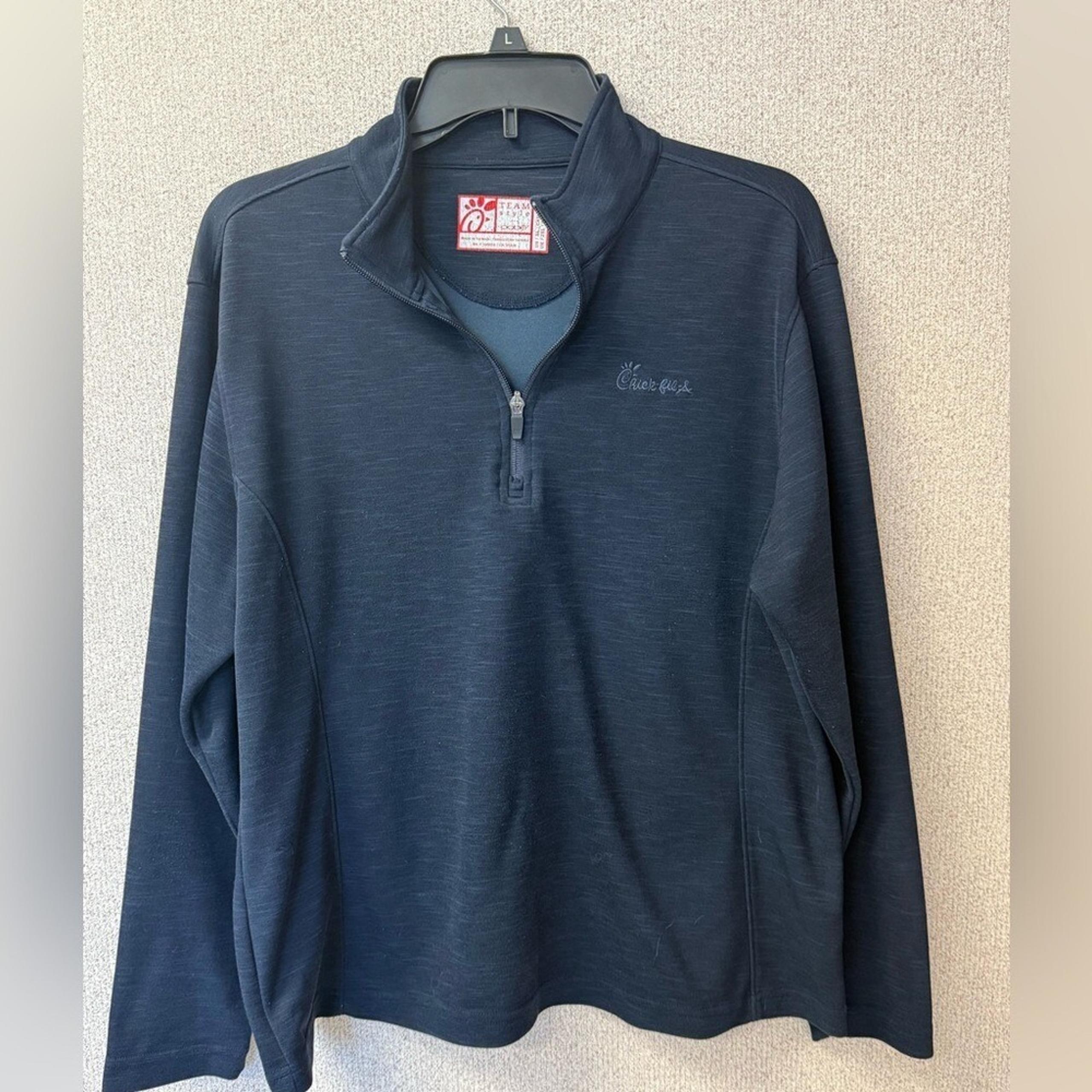 Chick Fil A Women Size XL 1/4 Zip long sleeve pullover sweater blue.