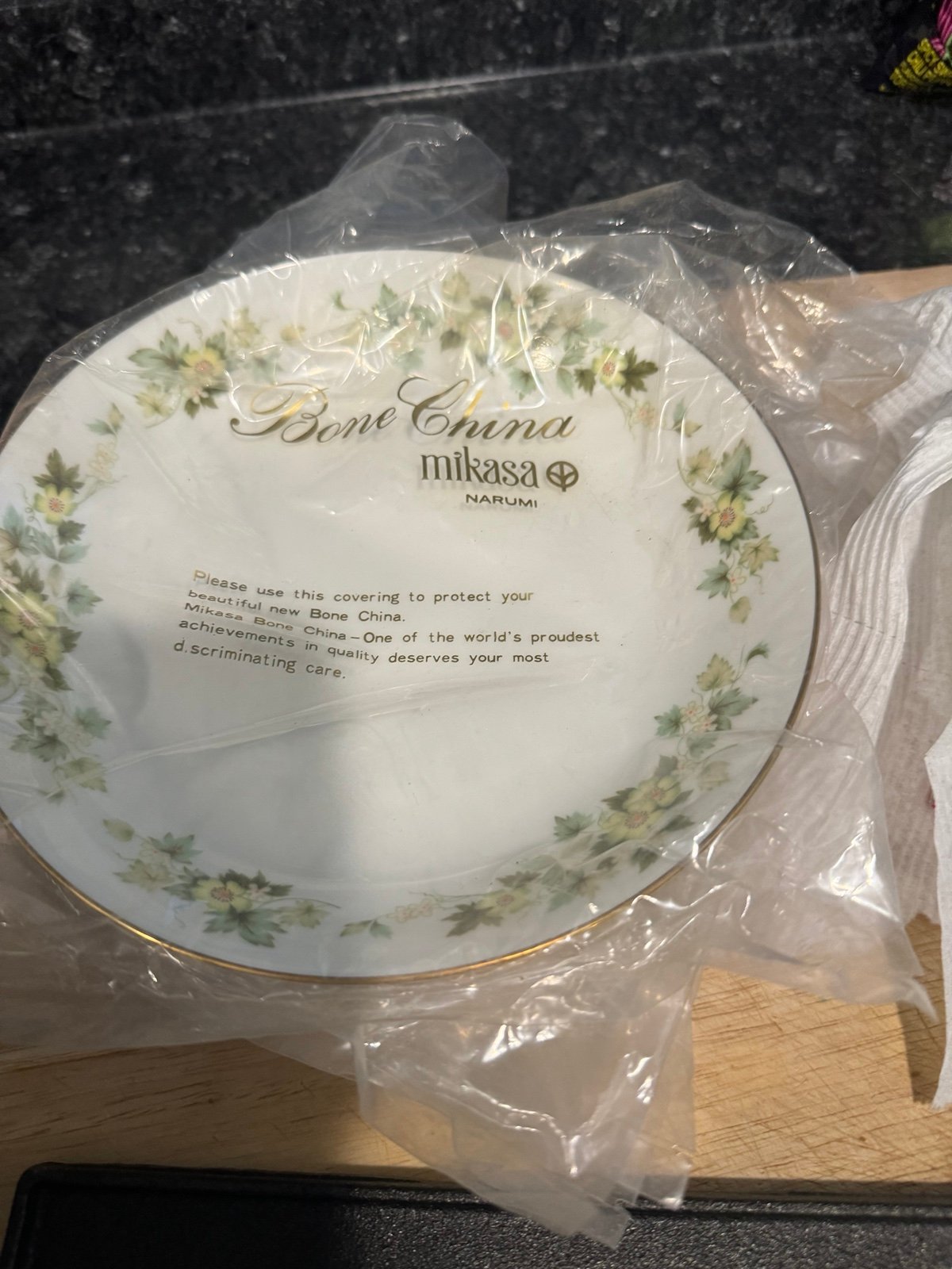 Bone China Mikasa bowls Rosecrest Flowers Dining Table Decor