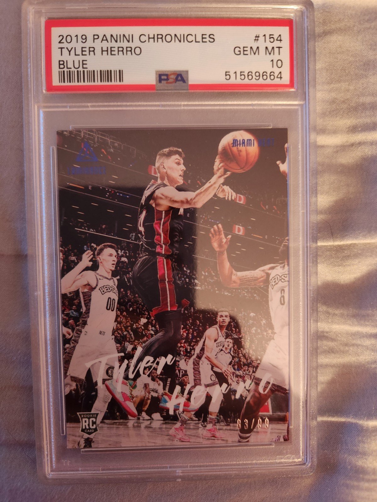 2019 panini chronicles luminance tyler herro rookie blue parallel. Gem mint 10