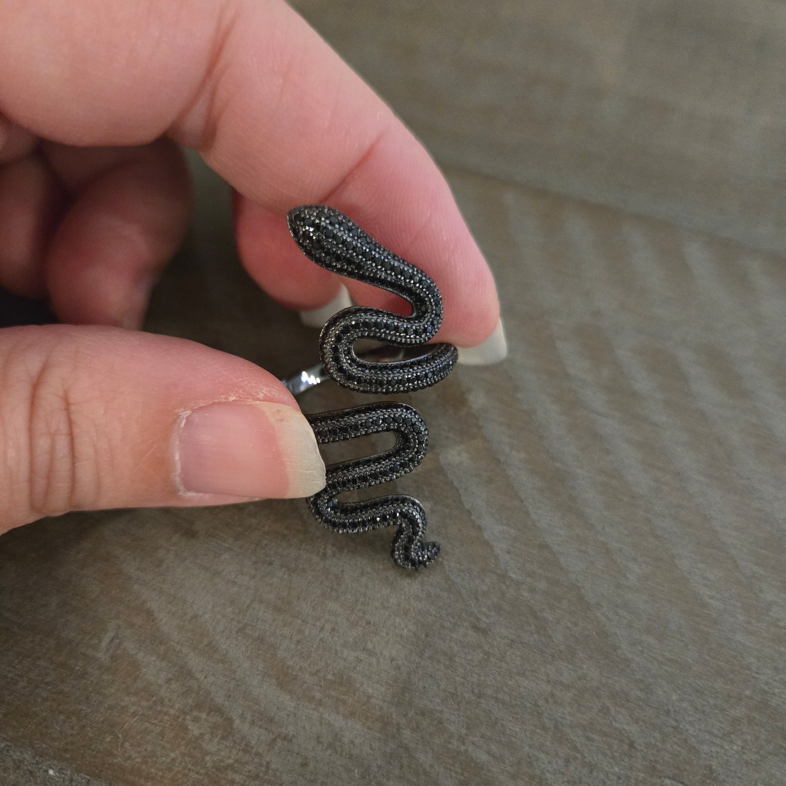 Amazon.com: Taylor Swift Snake Ring (Black) : Clothing