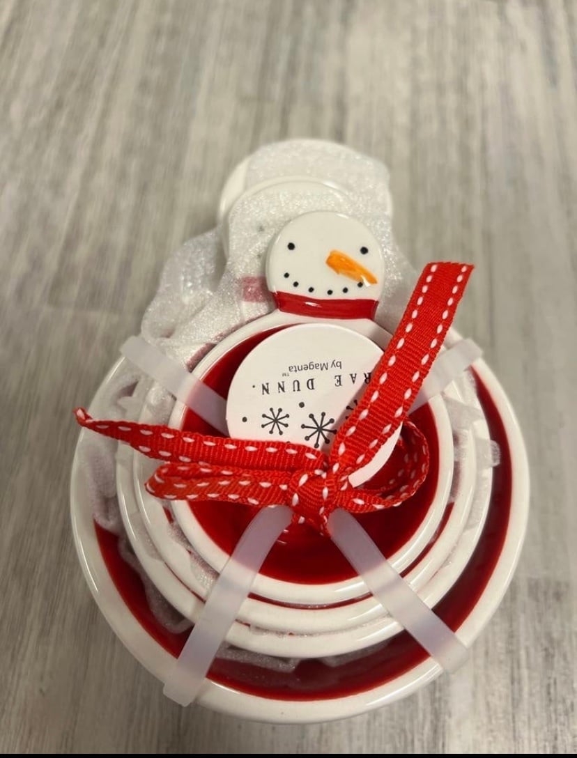 Rae Dunn snowman measuring cups