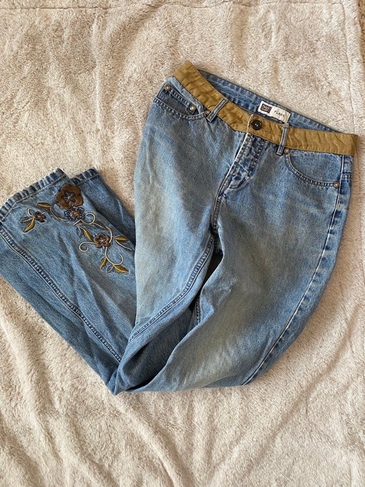 Vintage Y2k Flare Jeans with Flower Embroidery