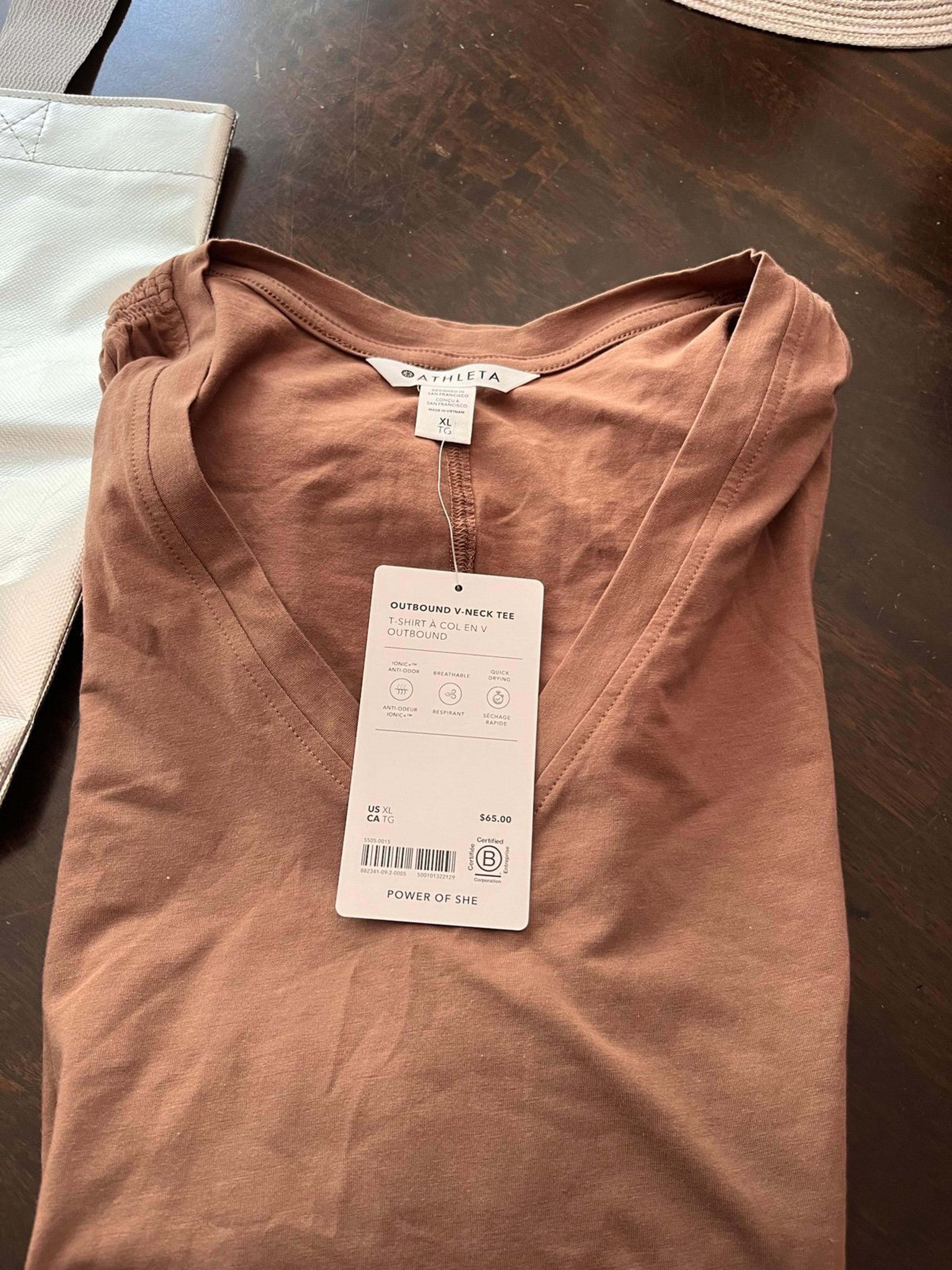 Athleta top