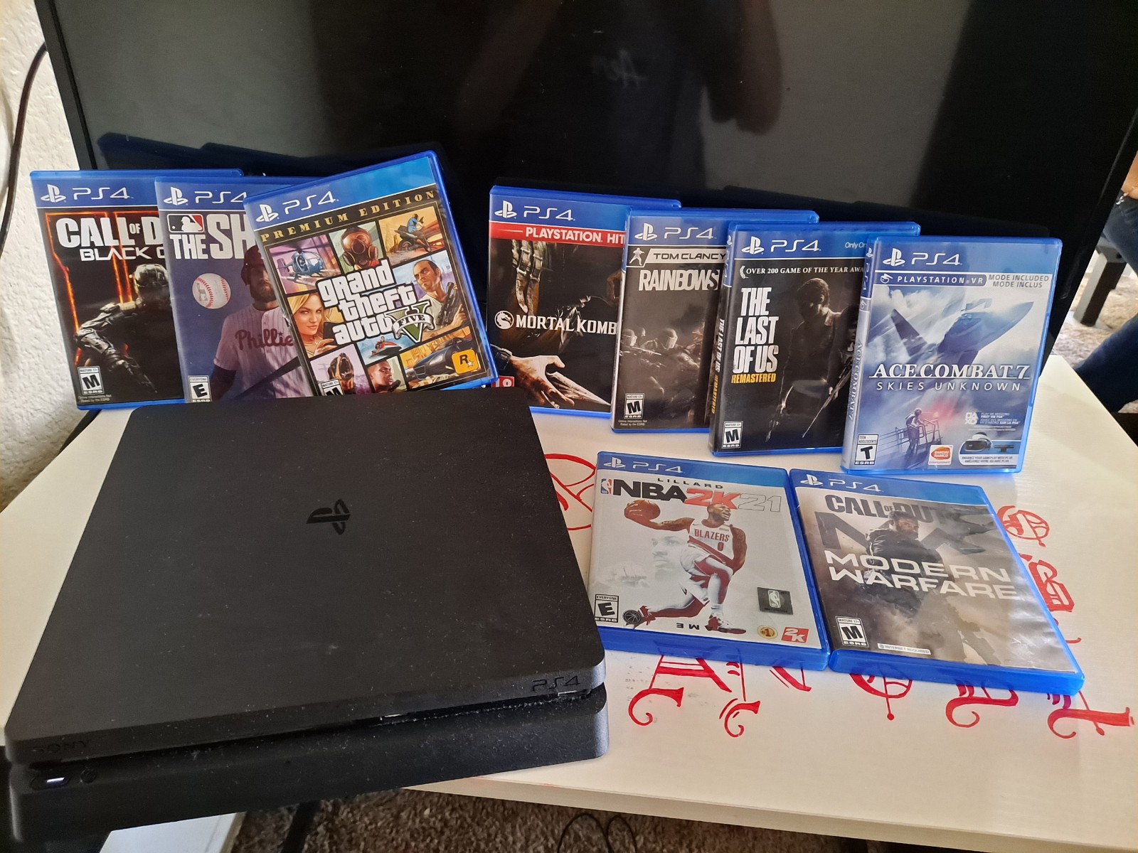 Playstation 4 black slim 1tb