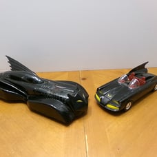 PAIR RARE RETIRED CORGI DIECAST BATMOBILES 2000 VERSION 1:18 & 1960 VERSION 1:24
