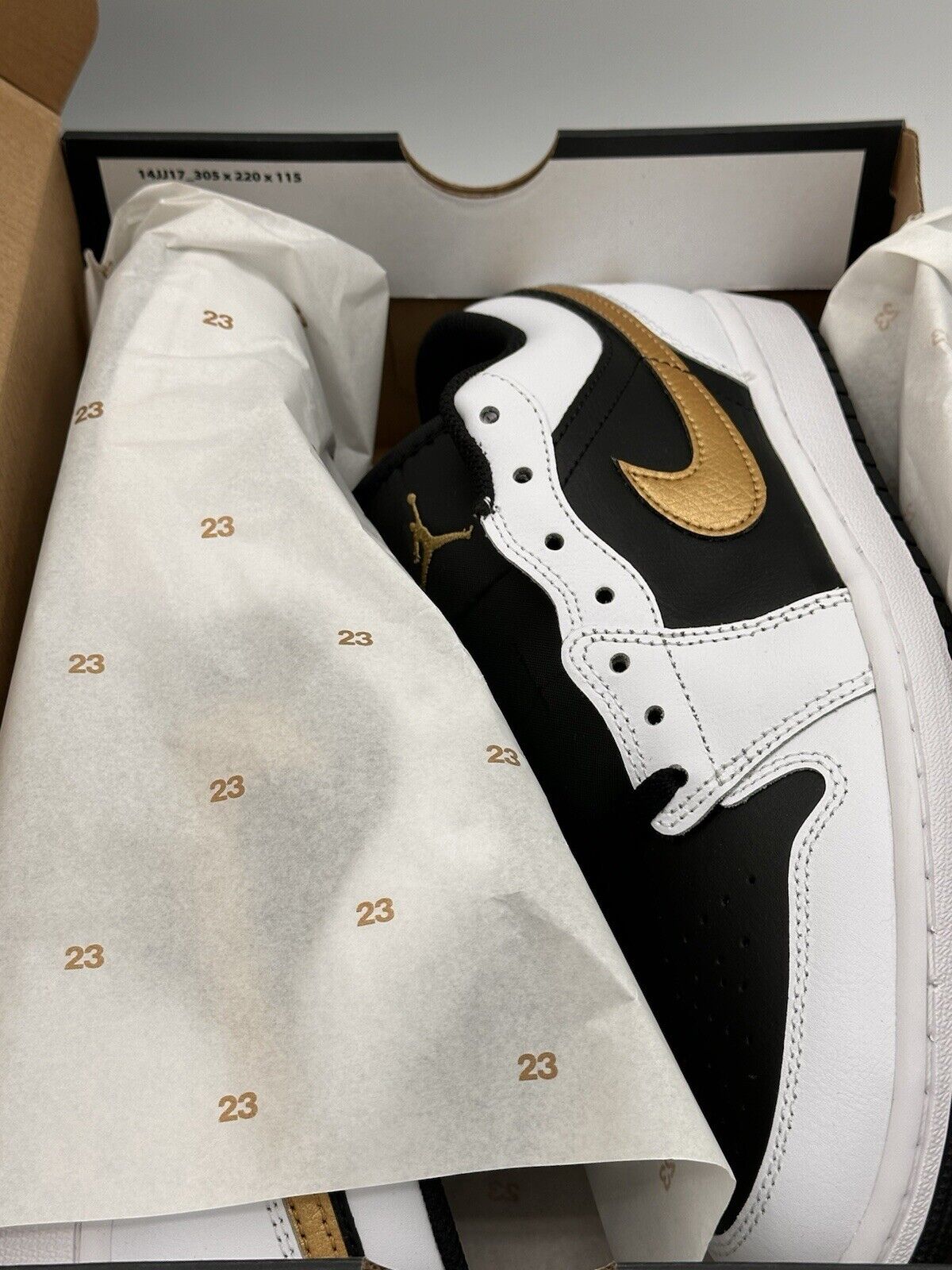 New Nike Air Jordan 1 Low Shoes Men's 9 White Metallic Gold Black 553558-172