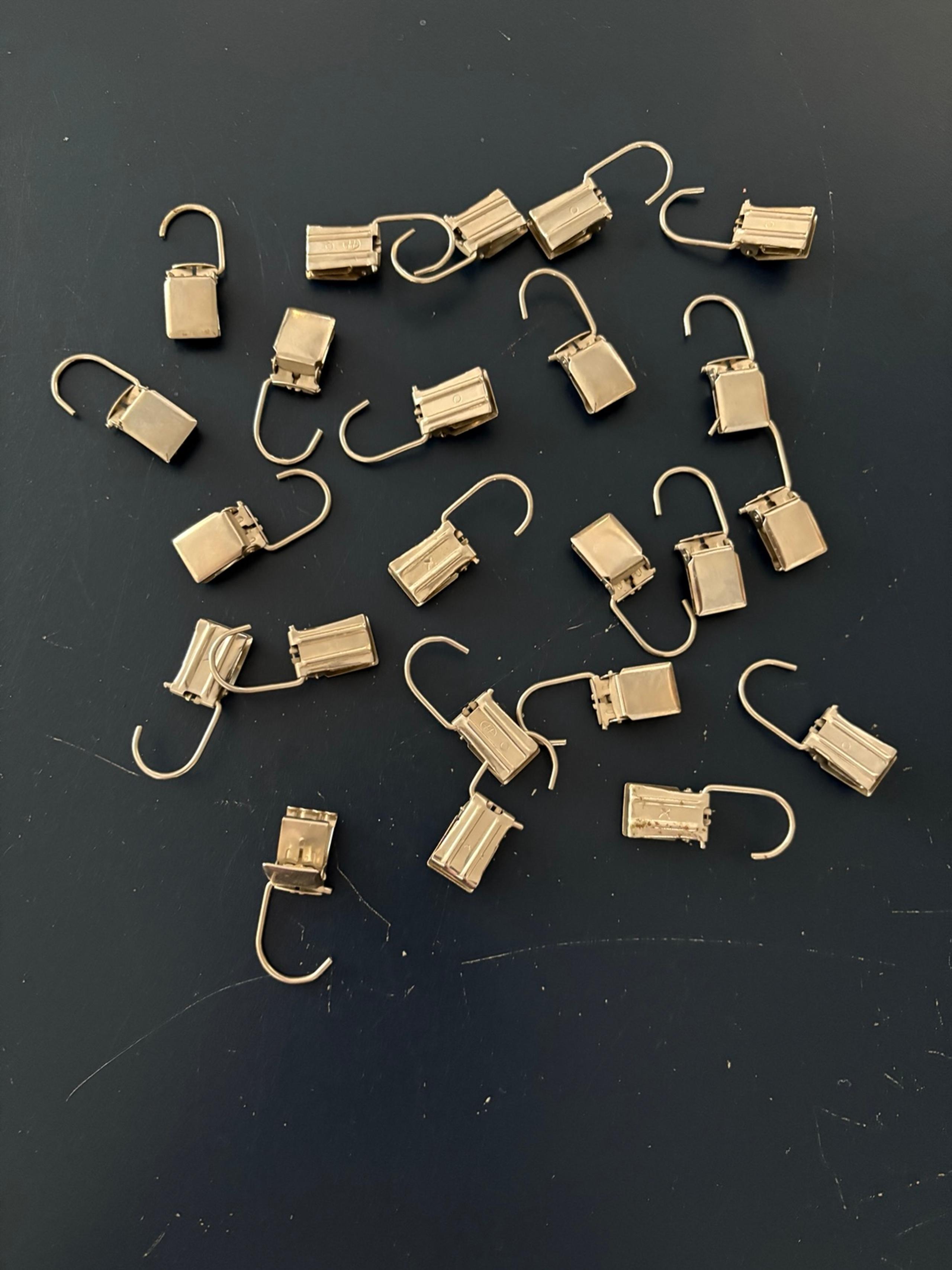 Vintage Heavy-Duty Metal Laundry Hooks – Set of 25