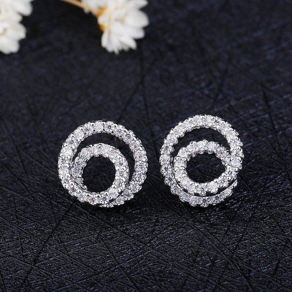 18K White Gold Diamond Circle Earrings