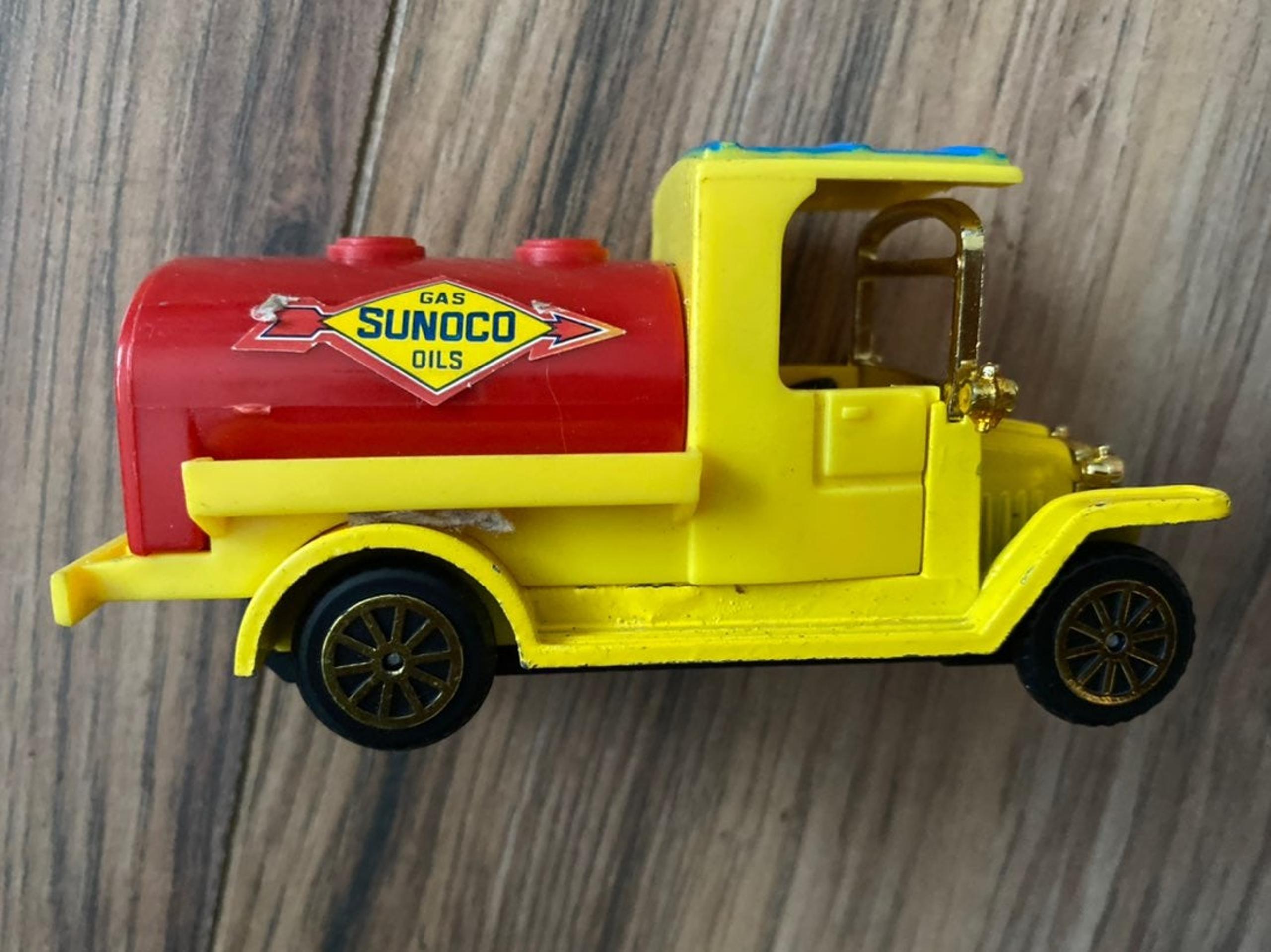 Vintage Sunoco Truck