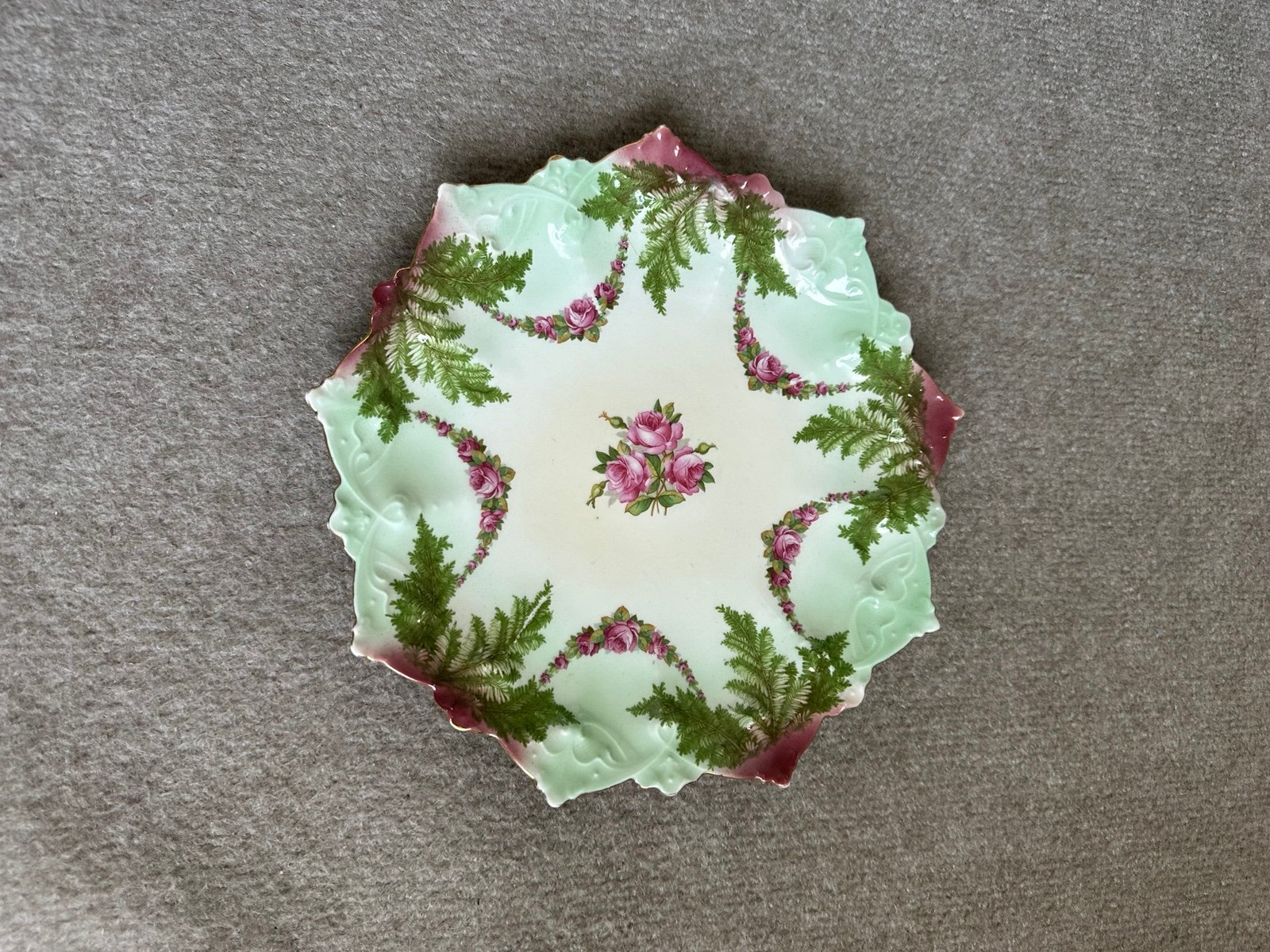 Moritz Zdekauer ( MZ) Austria 10” Evergreen Pink Roses Scalloped Plate