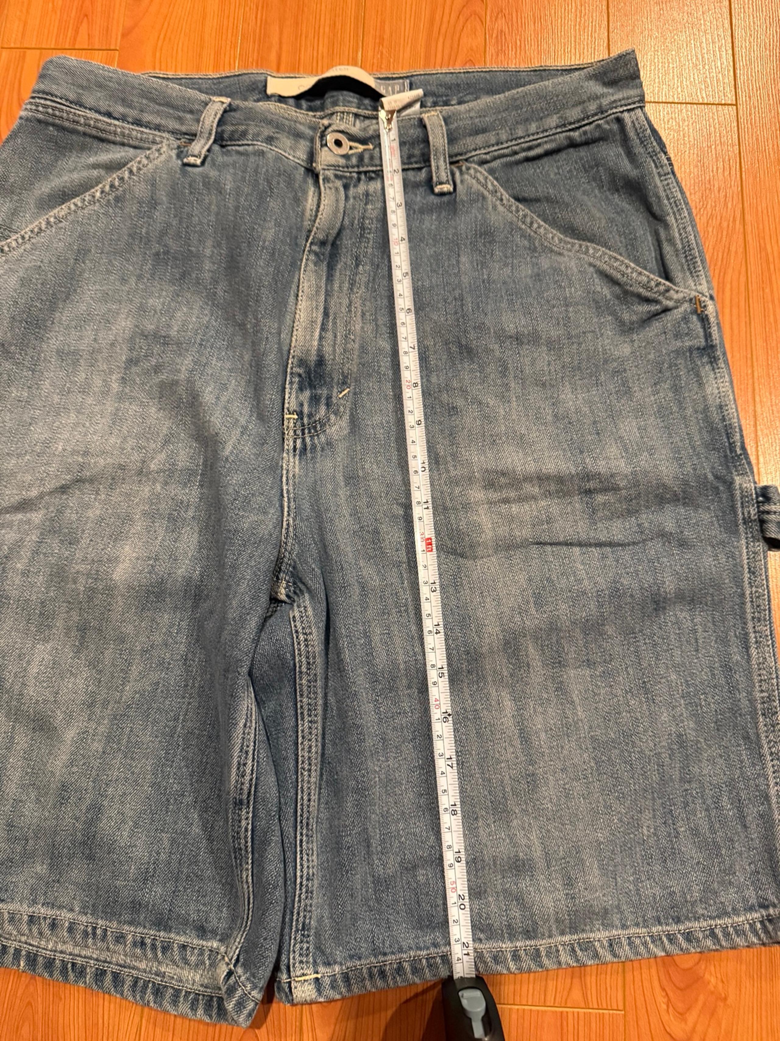 Y2K Vintage 2000s Gap Jorts Carpenter
Size 34
#y2k #baggy #jorts #summer #2000s