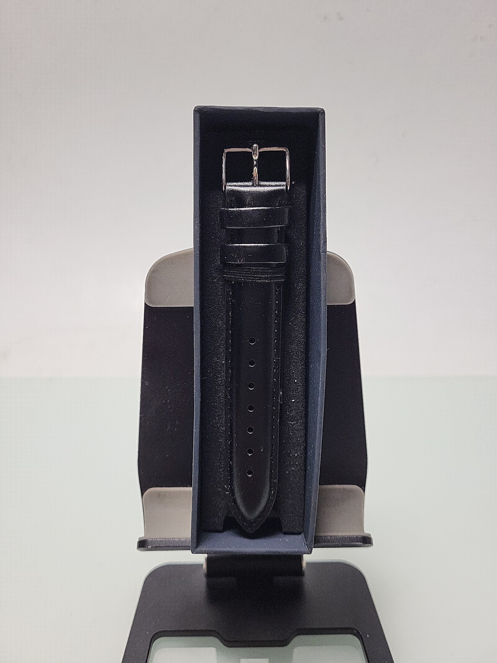 Daniel Wellington Classic Sheffield Italian Leather Watch Band - Black