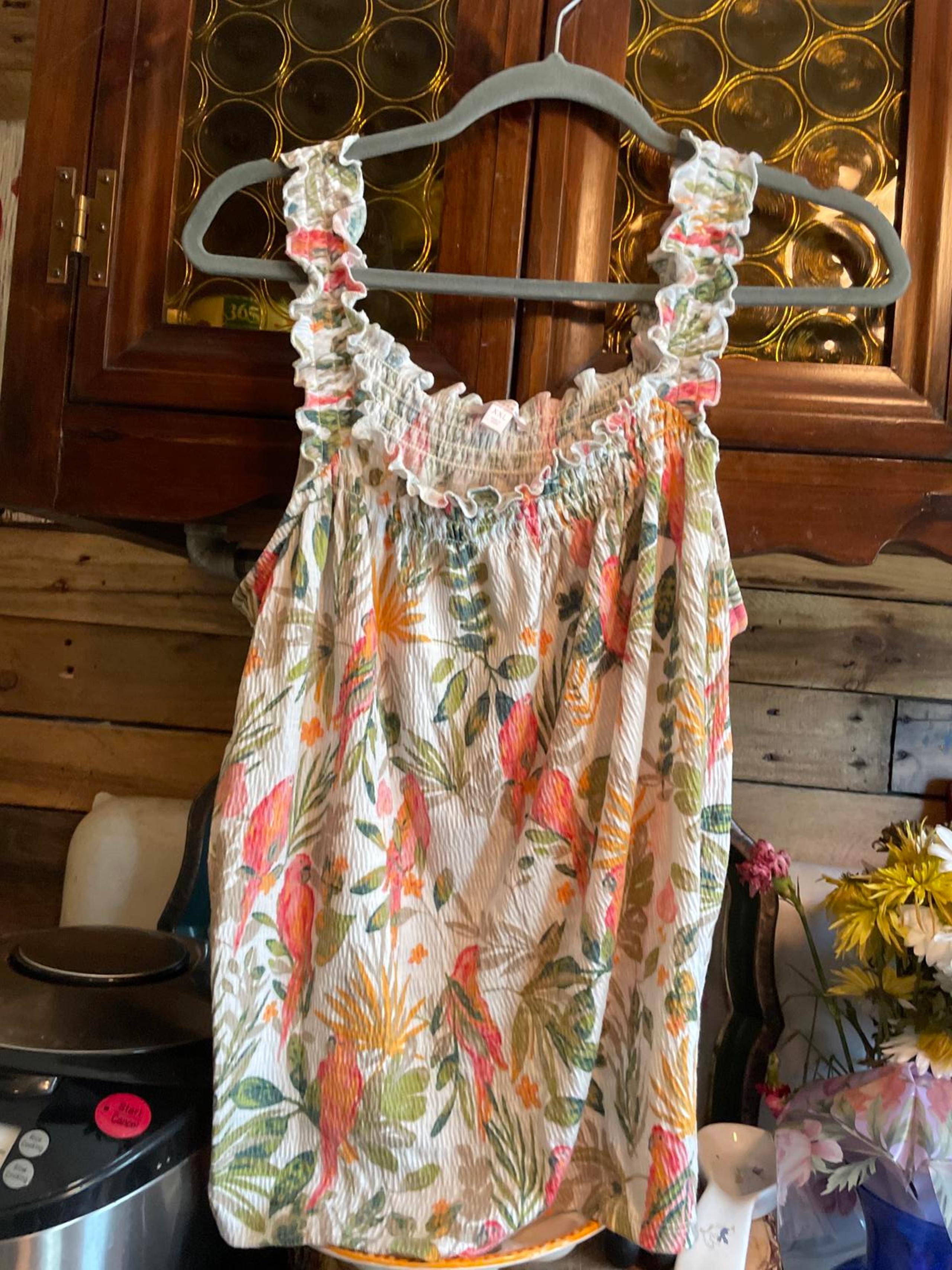 Lauren Conrad womens XX large sleeveless T-shirt/tank