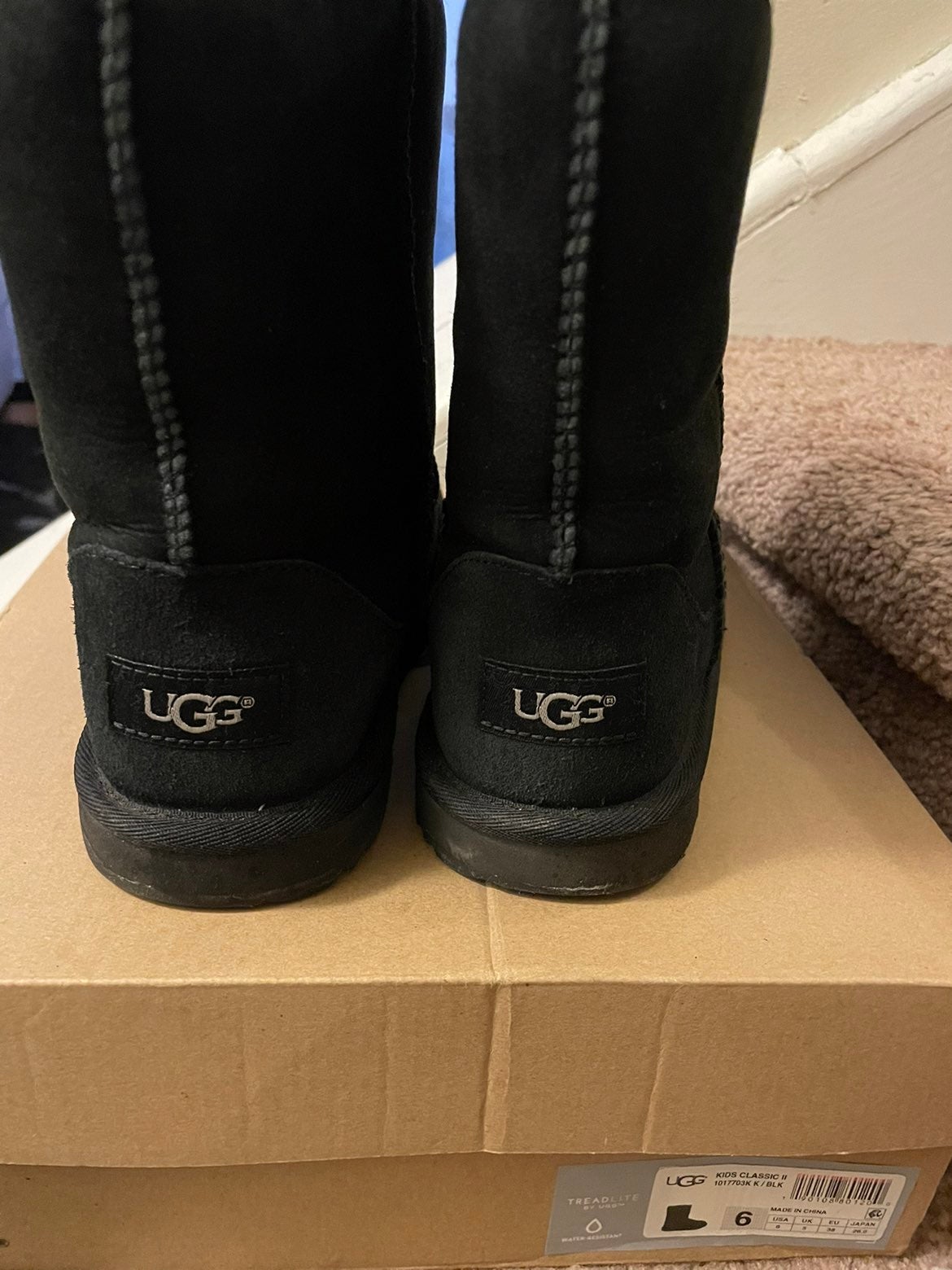 Ugg Boots big kid 6