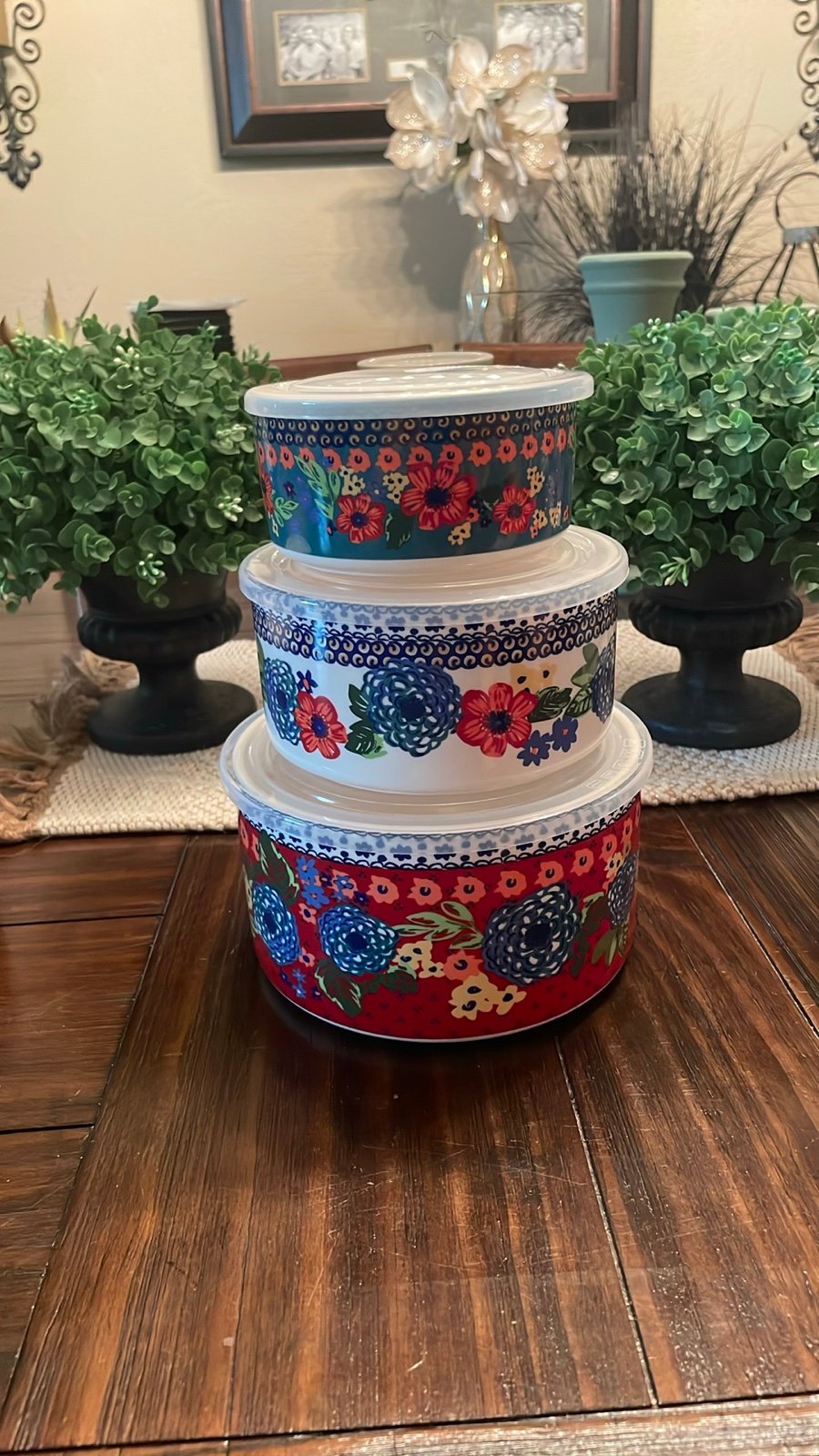 Pioneer Woman 6pc bowl set in Dazzinlg dahlias