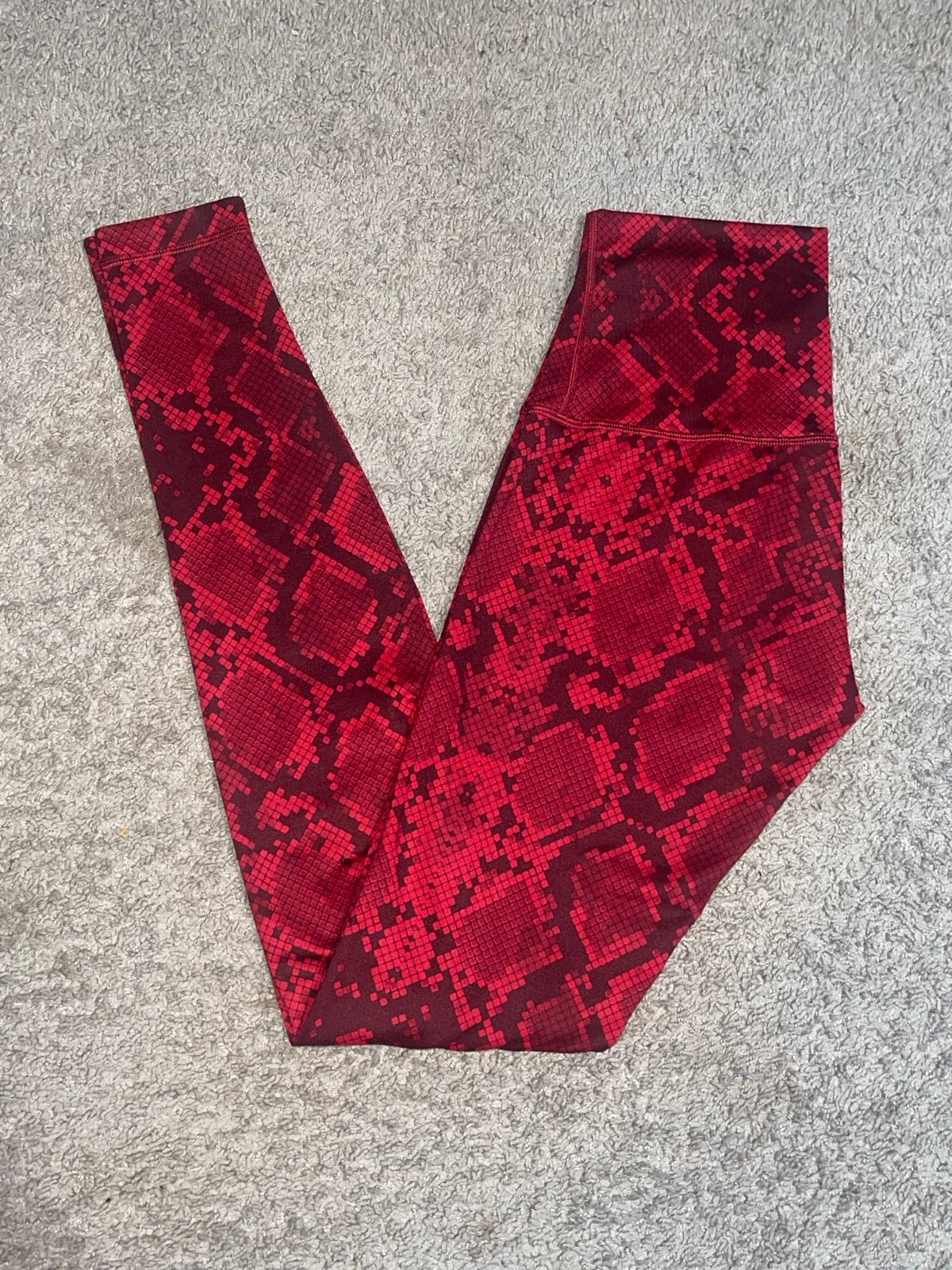 Lululemon Wunder Under Pant (Hi-Rise) Full Ziggy Snake Red Tide Cranberry size 6
