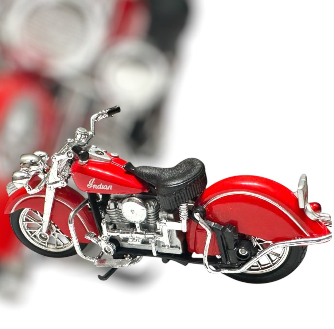 Vintage Maisto 1948 Red Indian Chief “Big Twin” Motorcycle 1:18 Diecast - LE