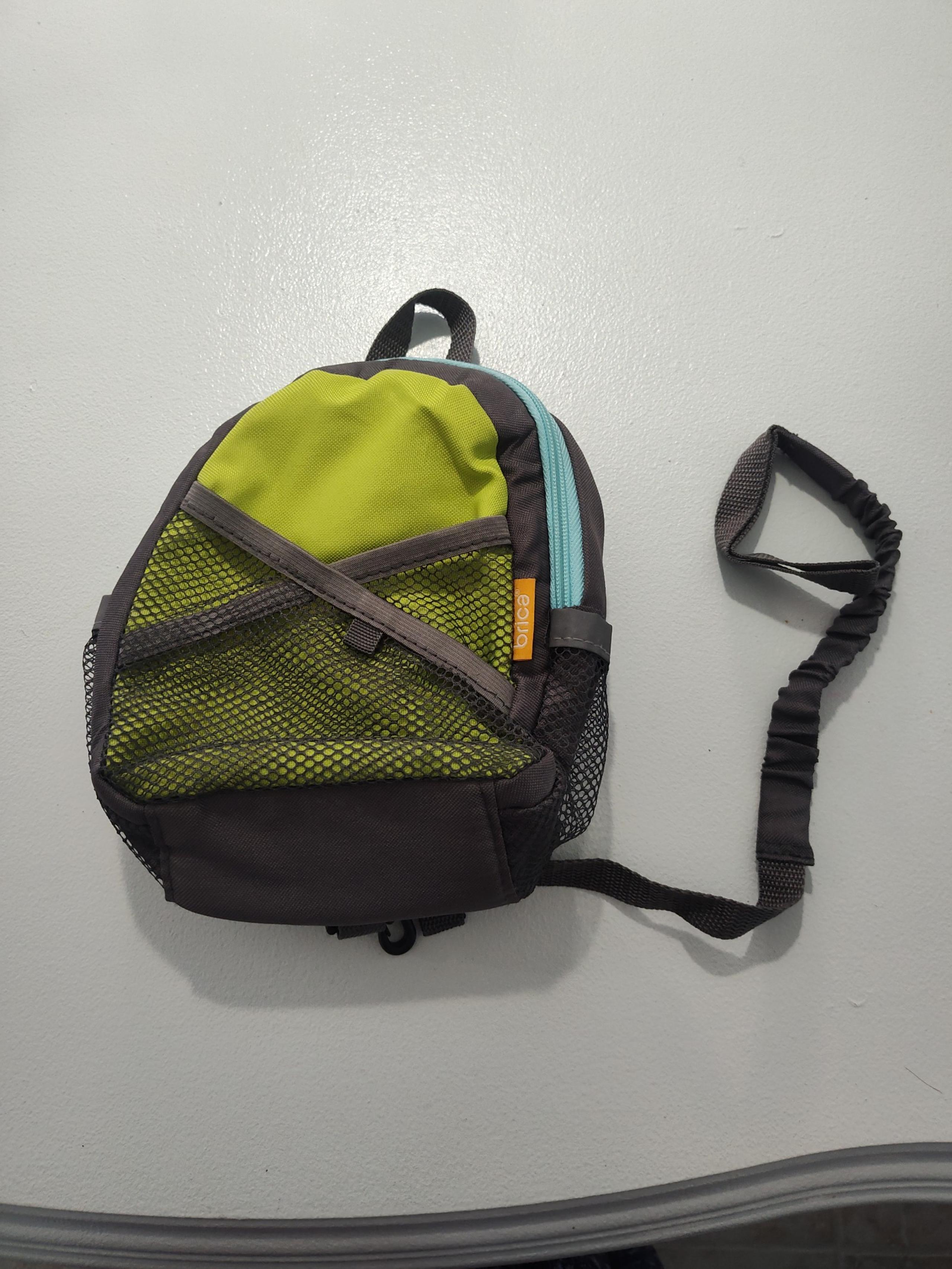 Munchkin Brica By-My-Side Safety Harness Backpack Toddler Chest Clip Green NWOT