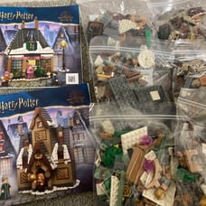 LEGO Harry Potter Hogsmeade Village