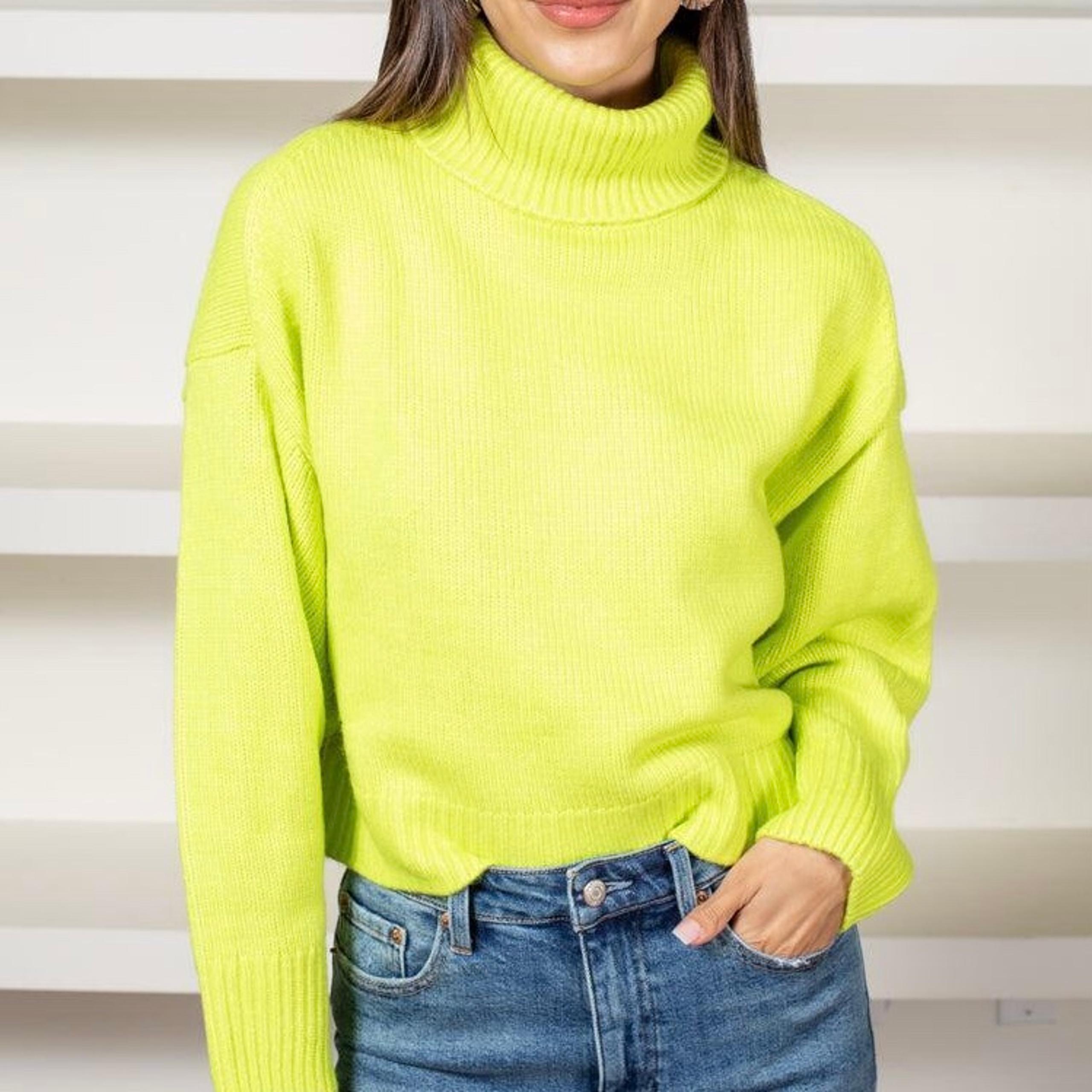 90s Lime green turtleneck sweater with a mock neck and long sleeves