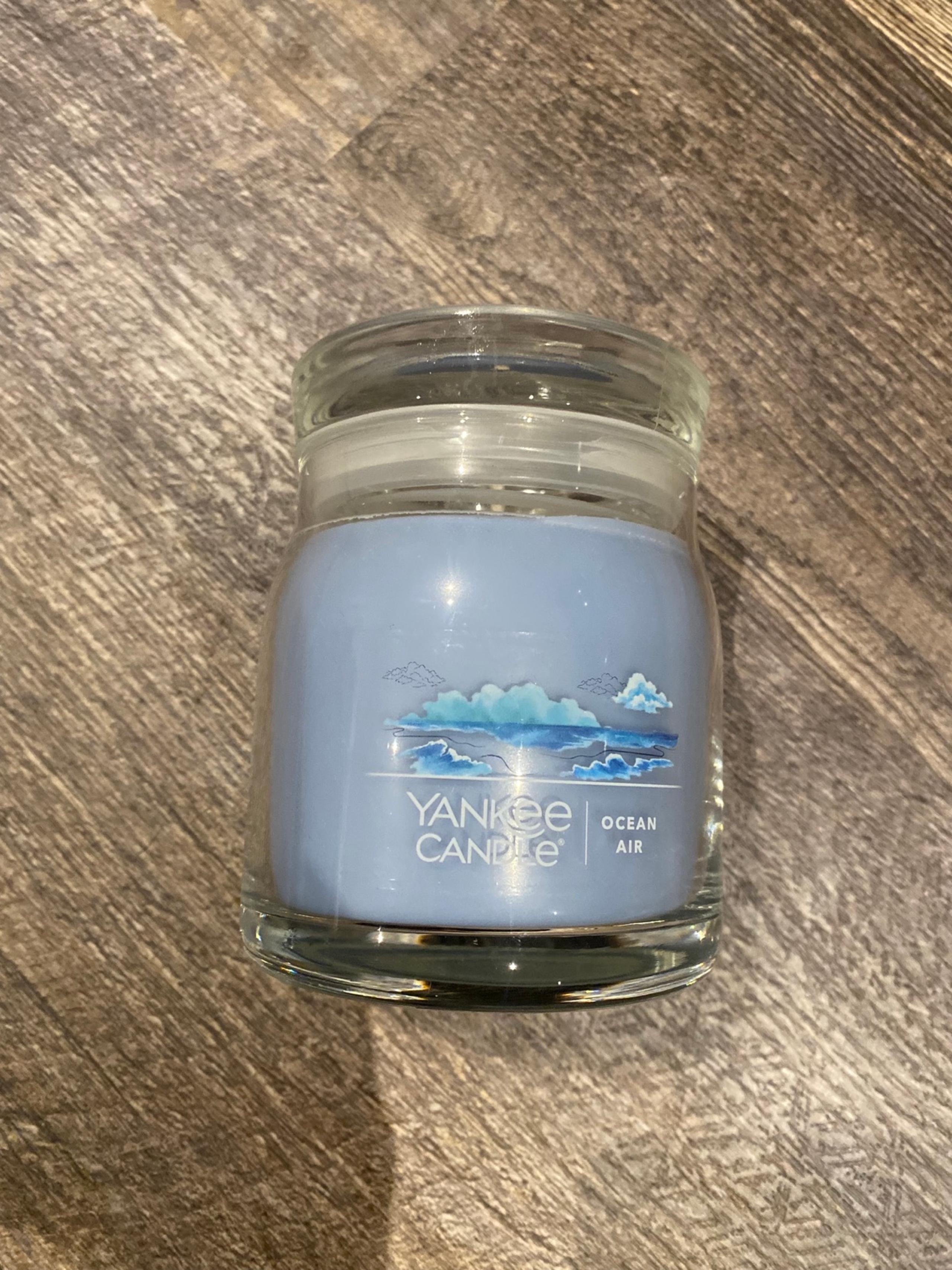 Yankee Candle 13oz Medium Signature Collection Ocean Air Scent Candle NEW