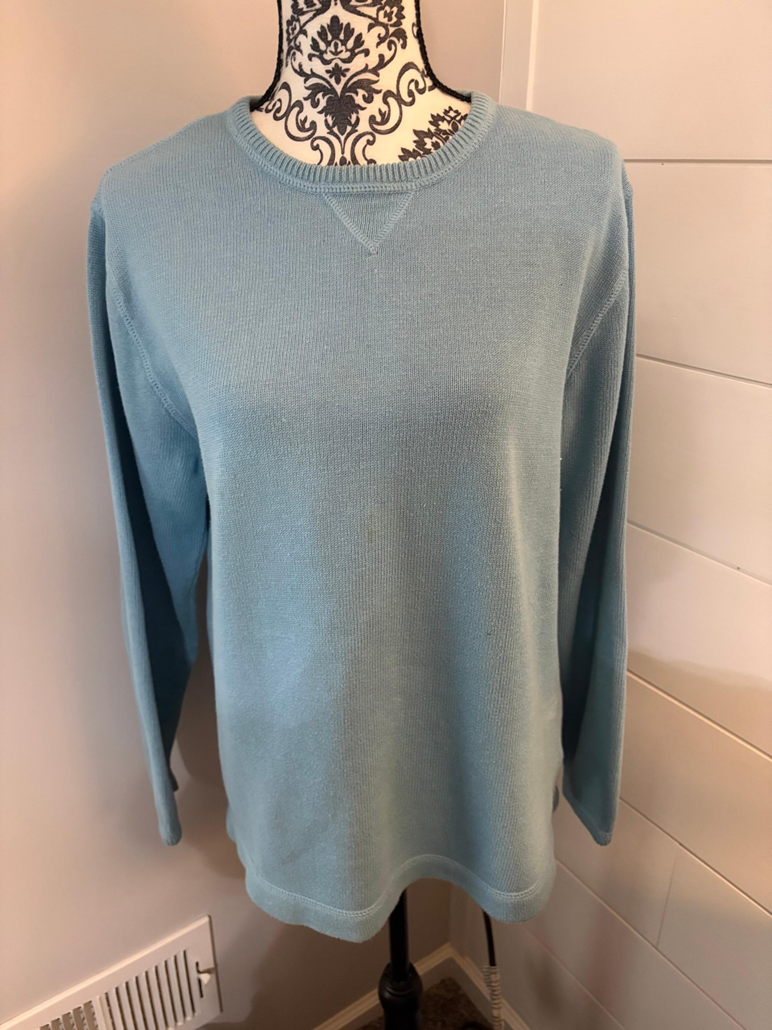 Eddie Bauer size medium powder, blue crewneck sweater