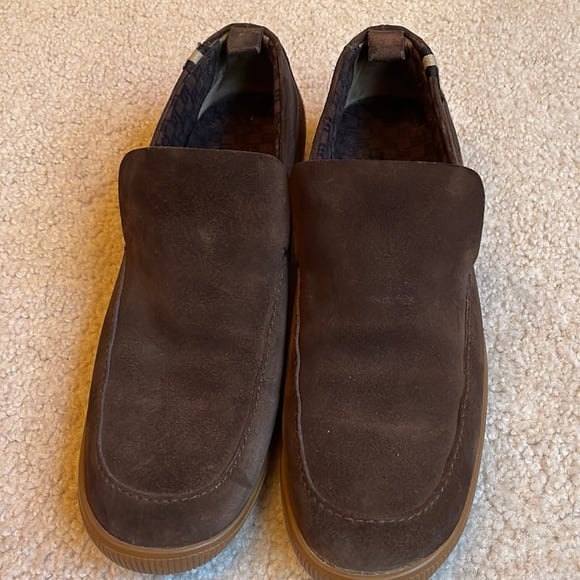 GUCCI mens brown suede driving shoes