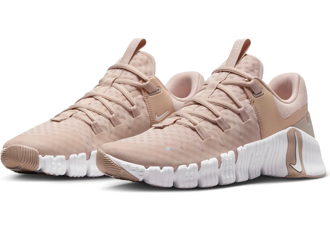 Nike | Women’s Free Metcon 5 | Oxford Rose/Taupe