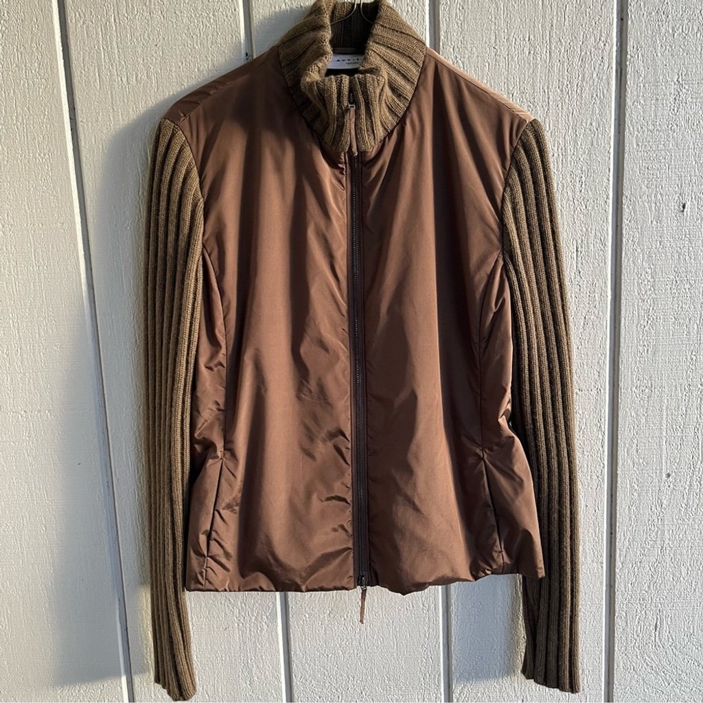 Akris Punto Lightweight Jacket with Ribbed Sleeves in Khaki Brown Size 8