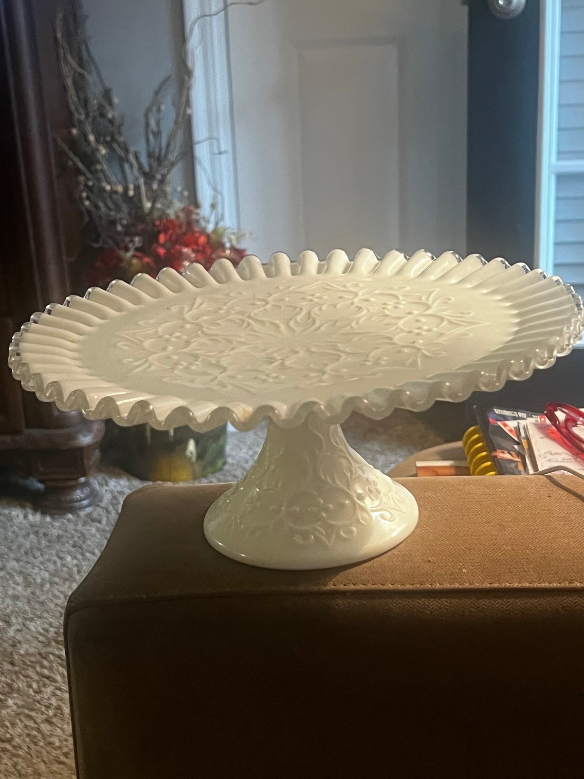 FENTON vintage 1980’s white milk glass pedestal cake stand