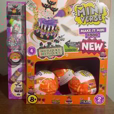 6 Miniverse Beetlejuice Capsules and Display Box