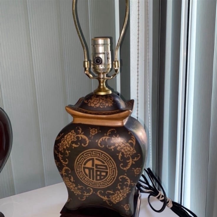 Vintage Oriental Furniture 19 Black & Brown Medallions Porcelain Lamp