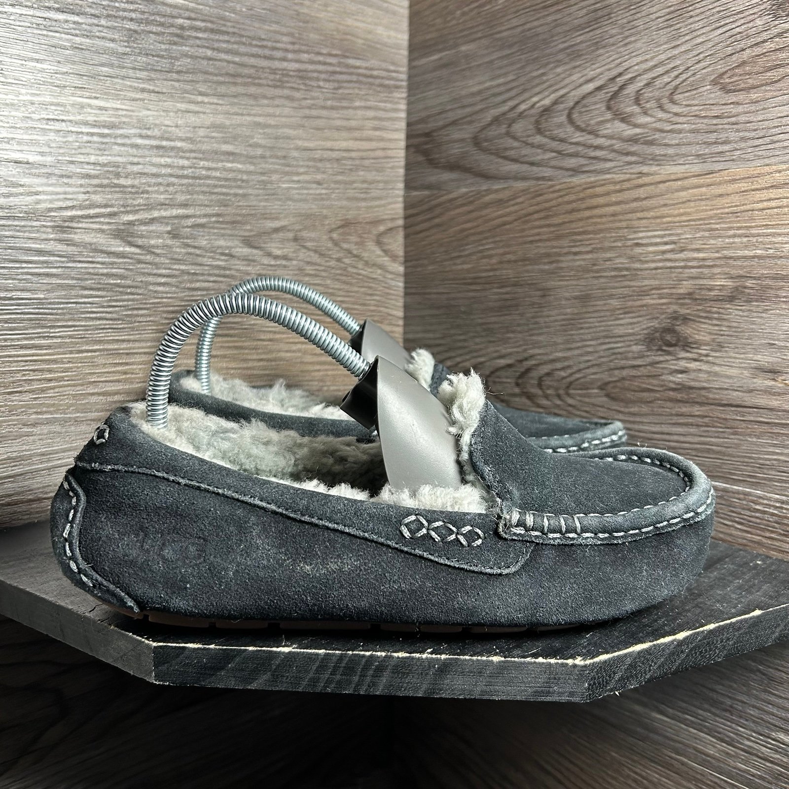 Ugg Ansley black slippers