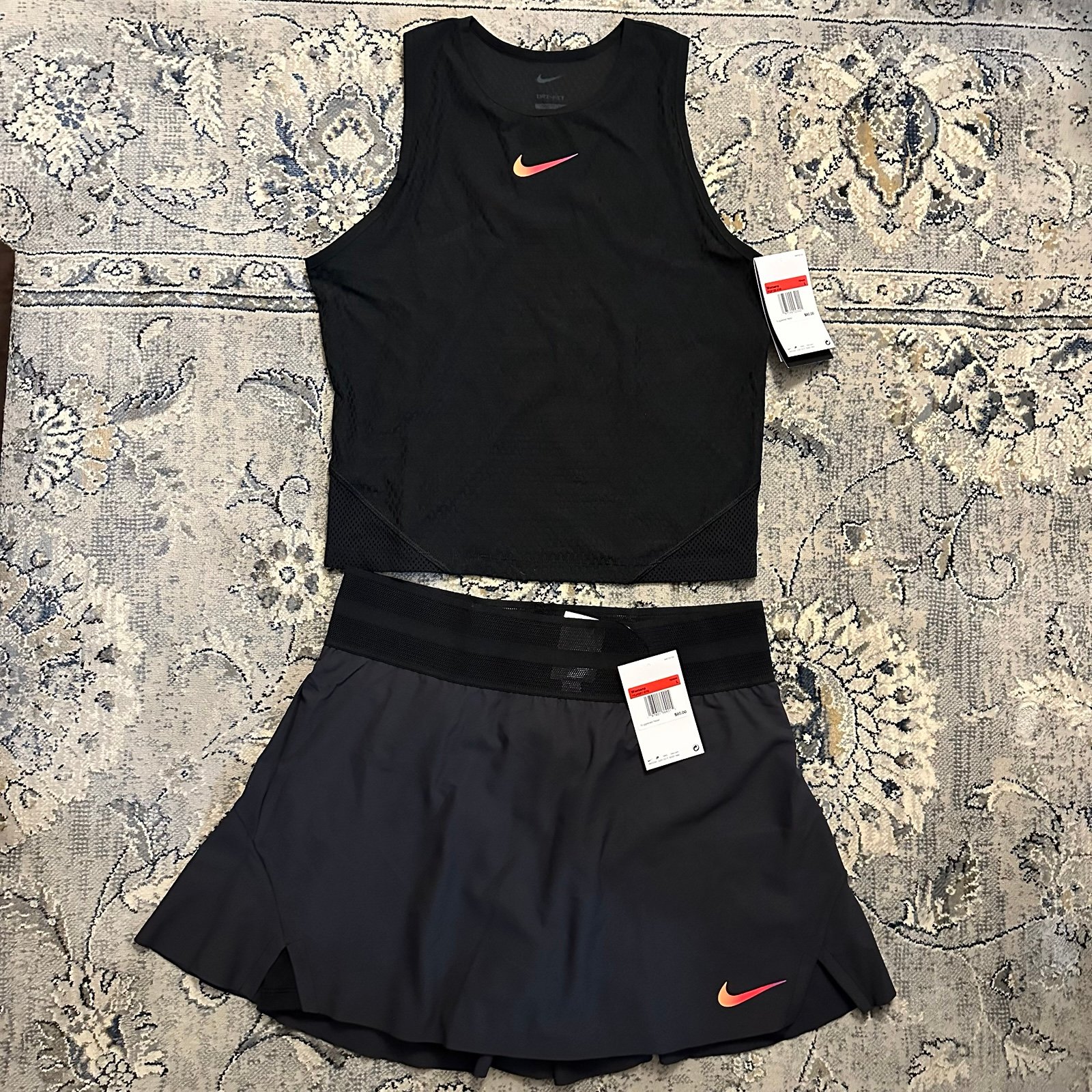 Women’s Black Tennis Set