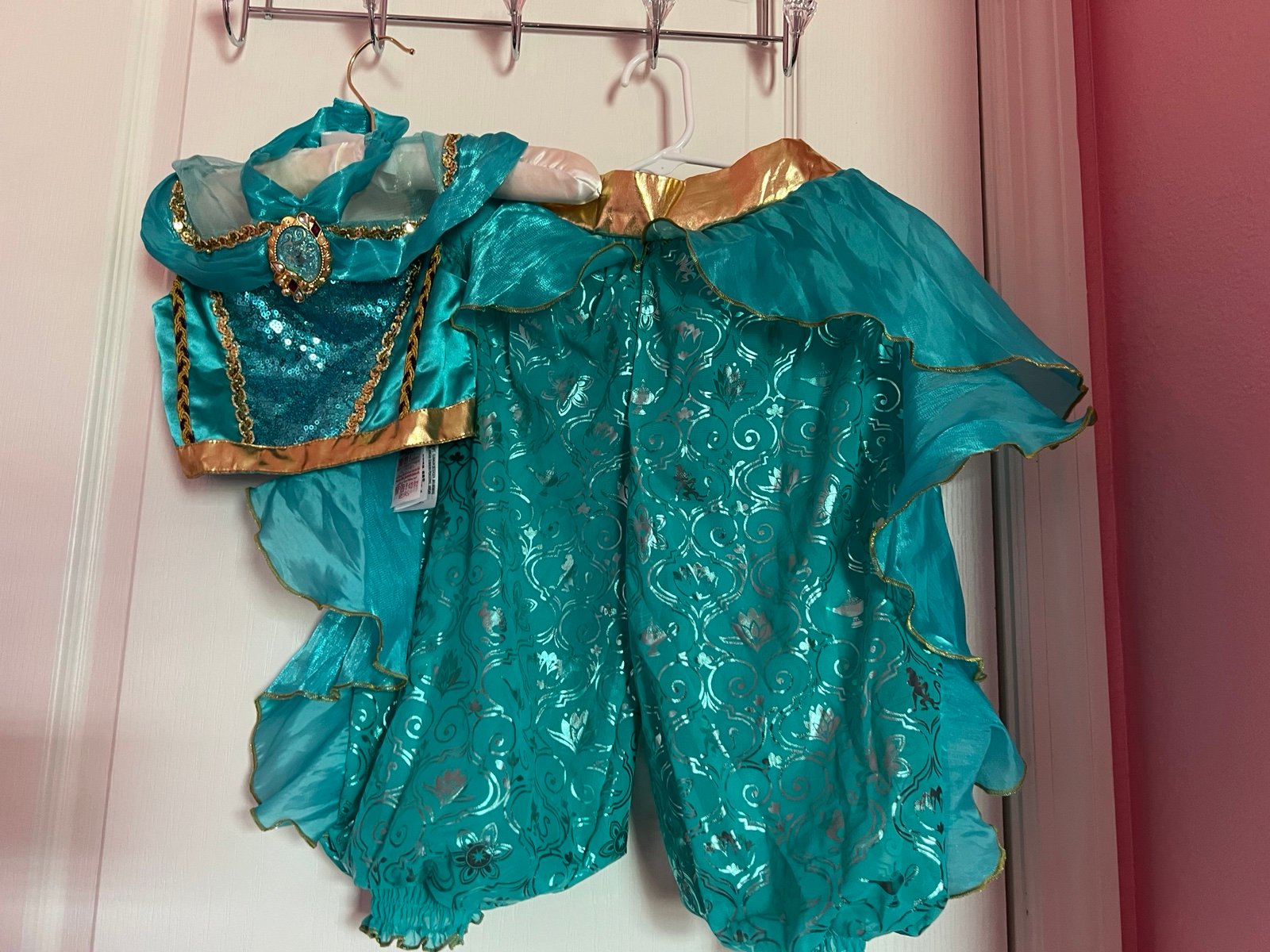 costume