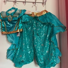 costume