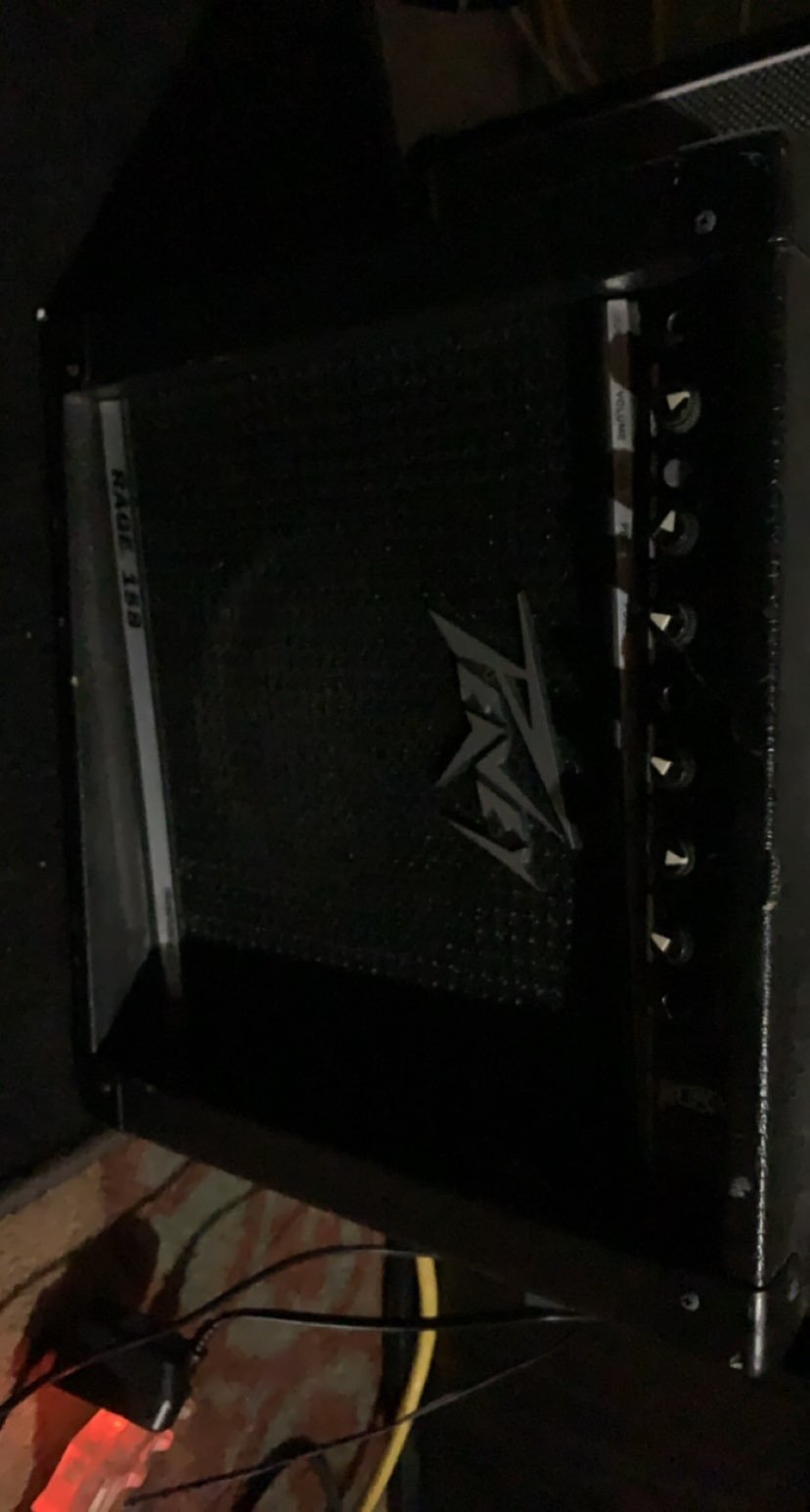 Guitar amp