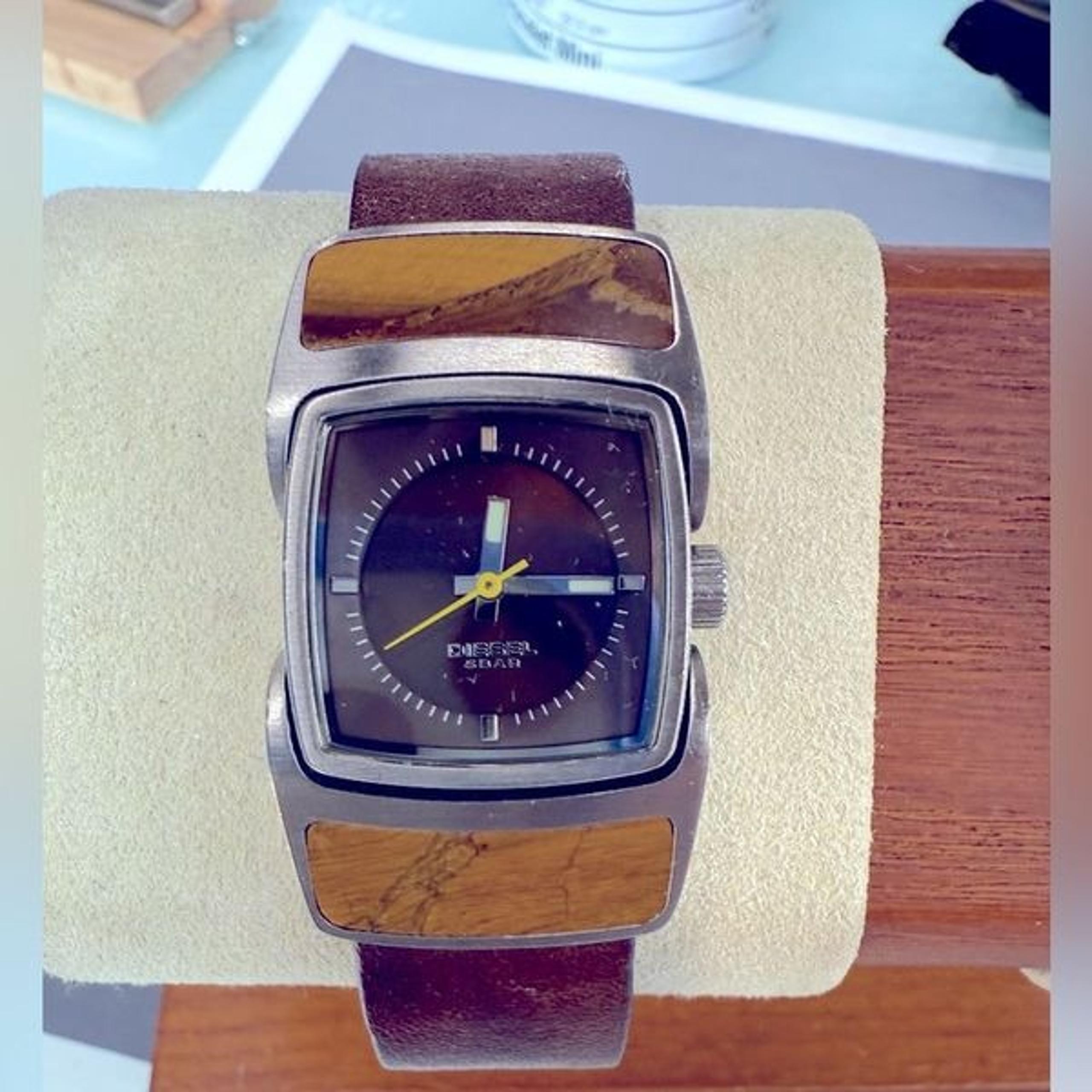 Diesel Watch DZ3039 brown leather band unique case new battery
