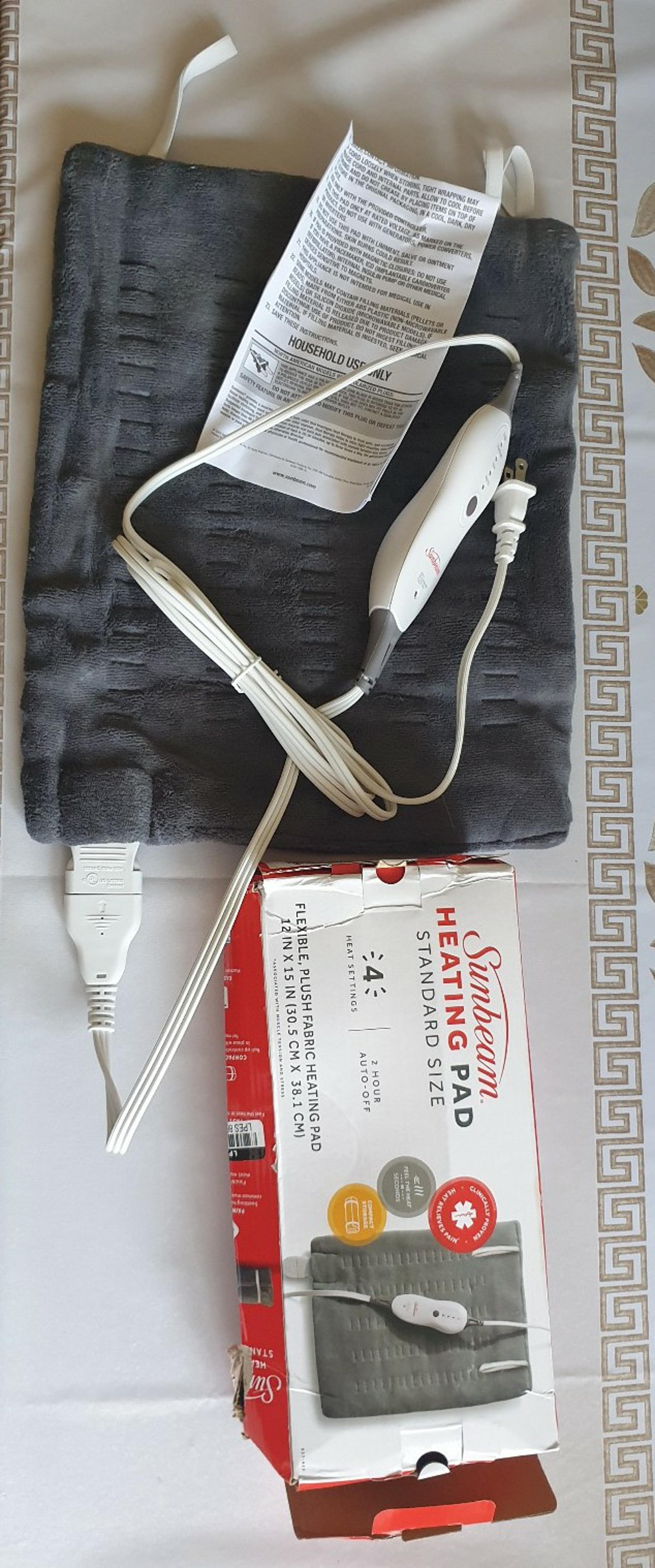 Sunbeam Heating Pad Standard Size With 4 Heat Settings (Opened Package)