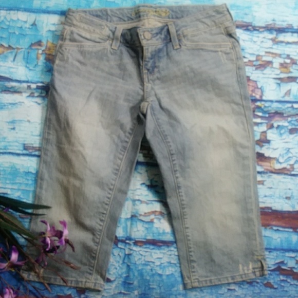 American Eagle cropped jeans size 4
