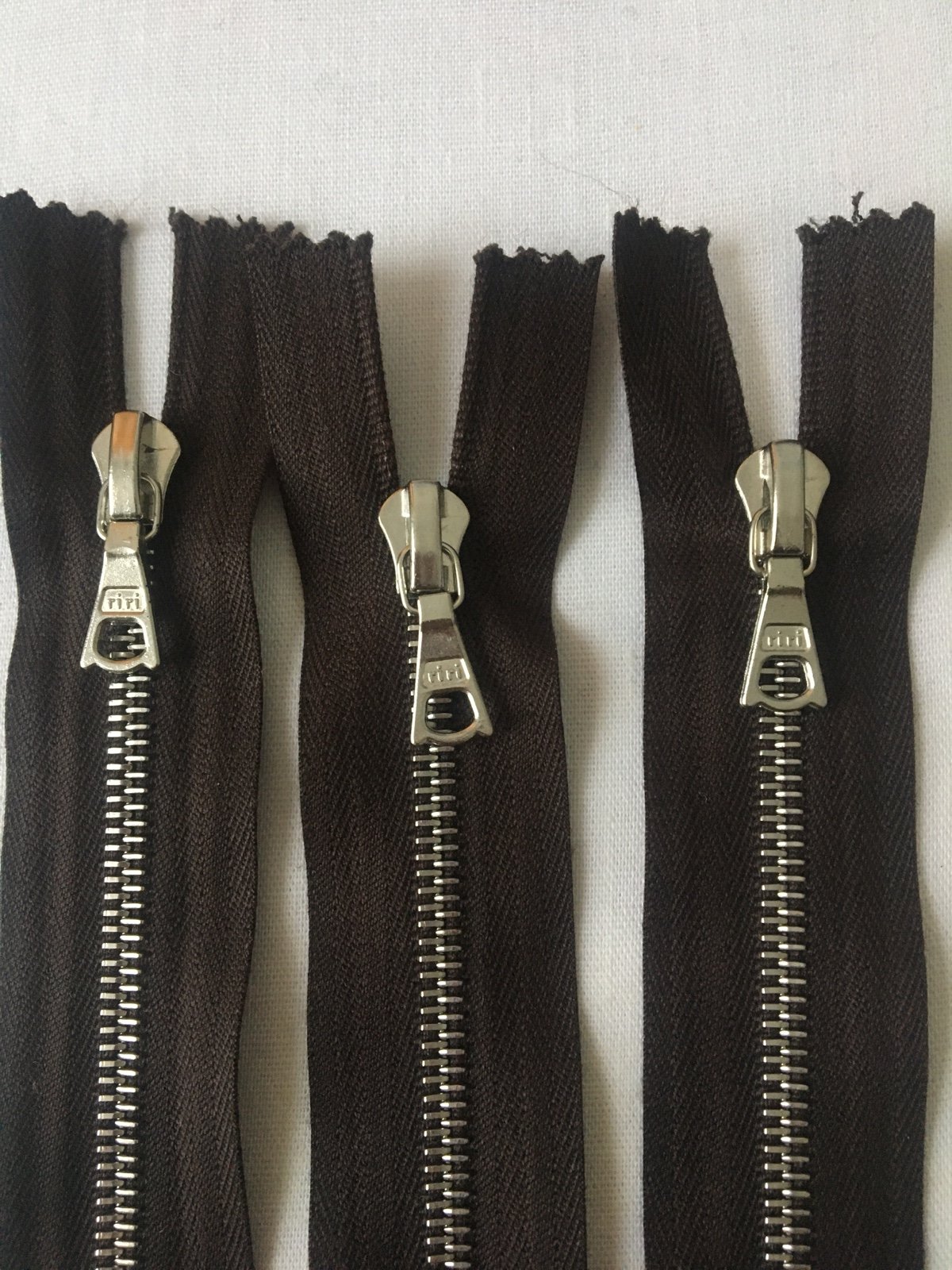 Riri separating zippers brown 18.5” -3 pc