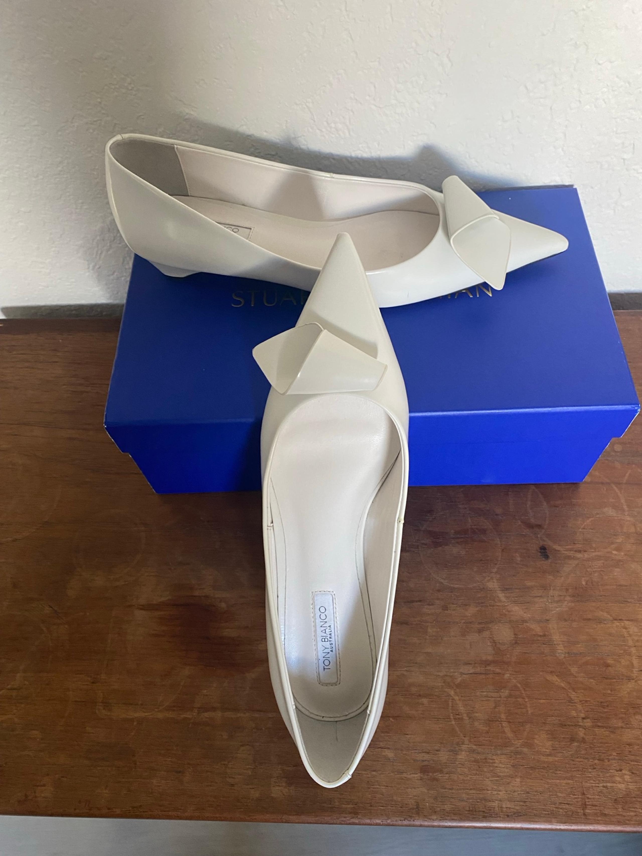 Tony Bianca White patent leather 1.5” heel pump SZ 9 M New