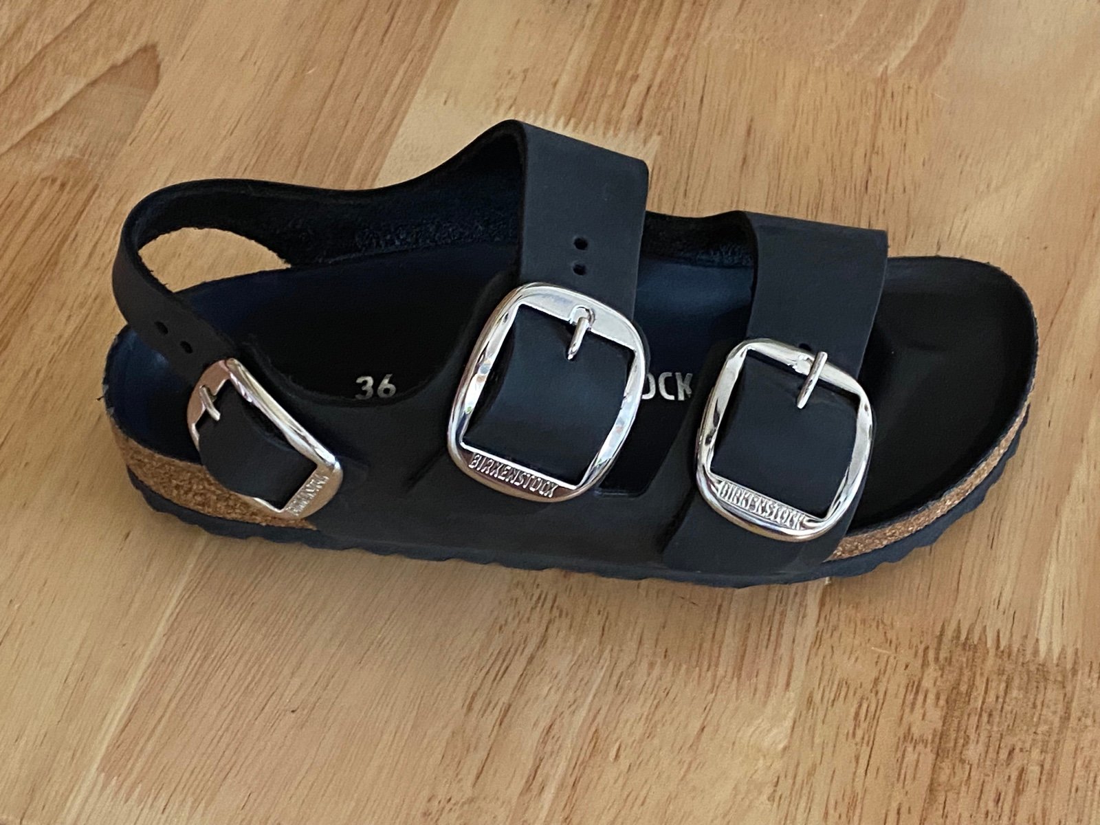 sandals size 6