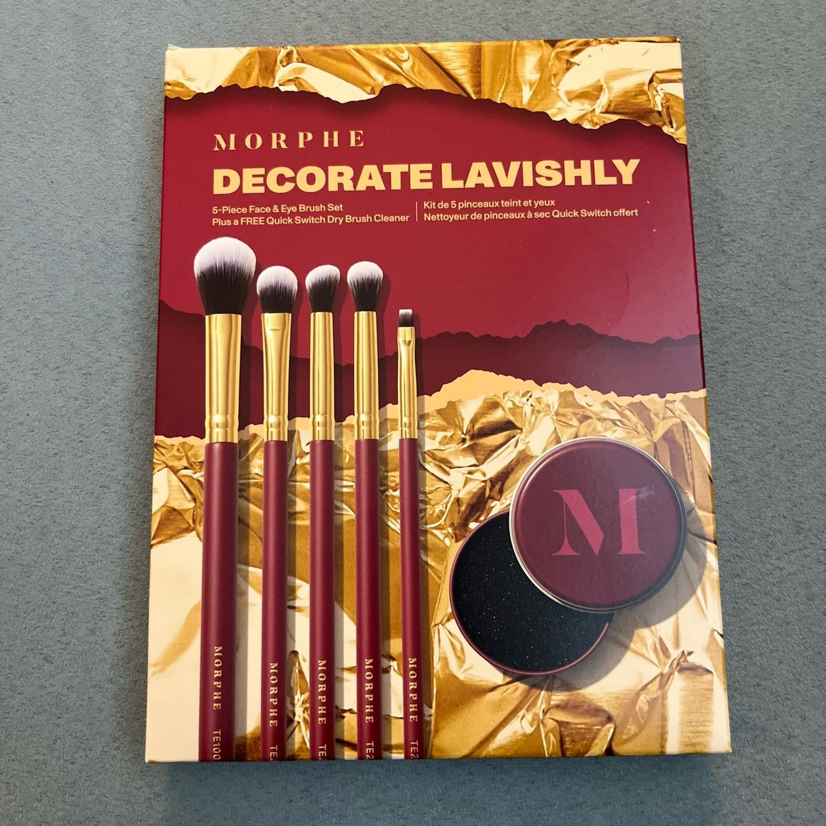Morphe brush set Switch Dry brush cleaner