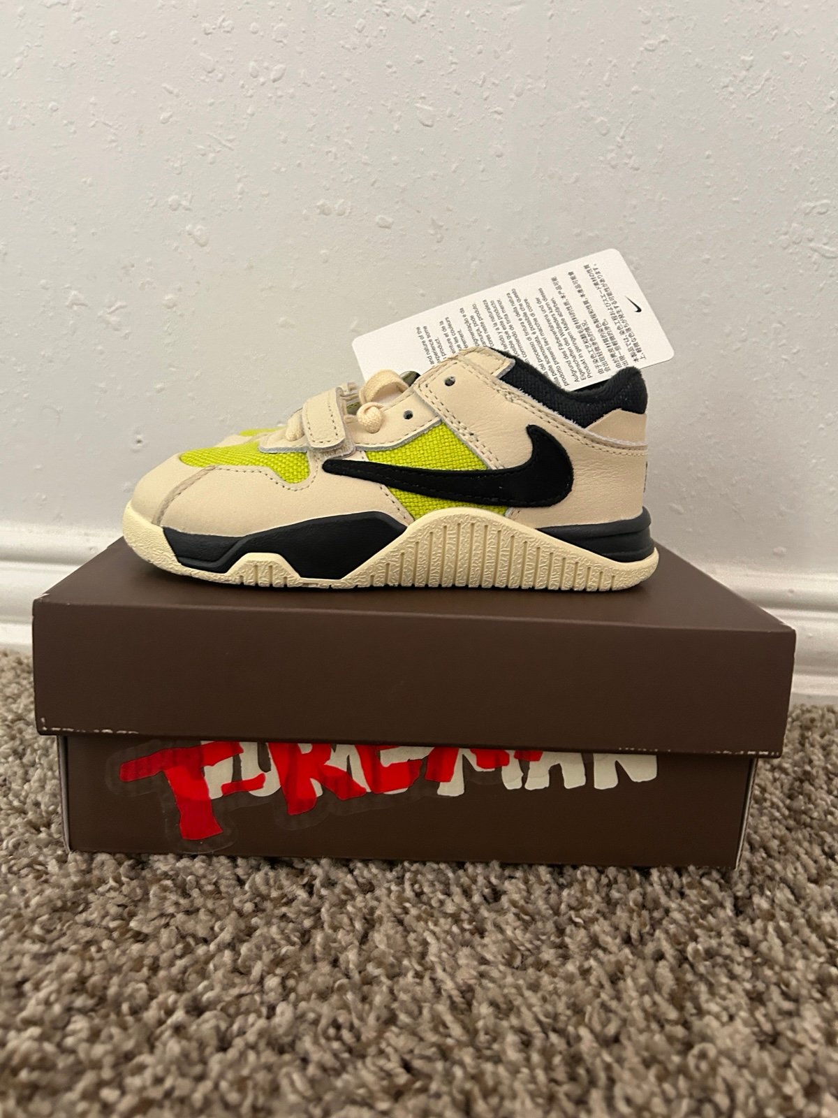 Travis Scott x Jordan cJ1 bright cactus