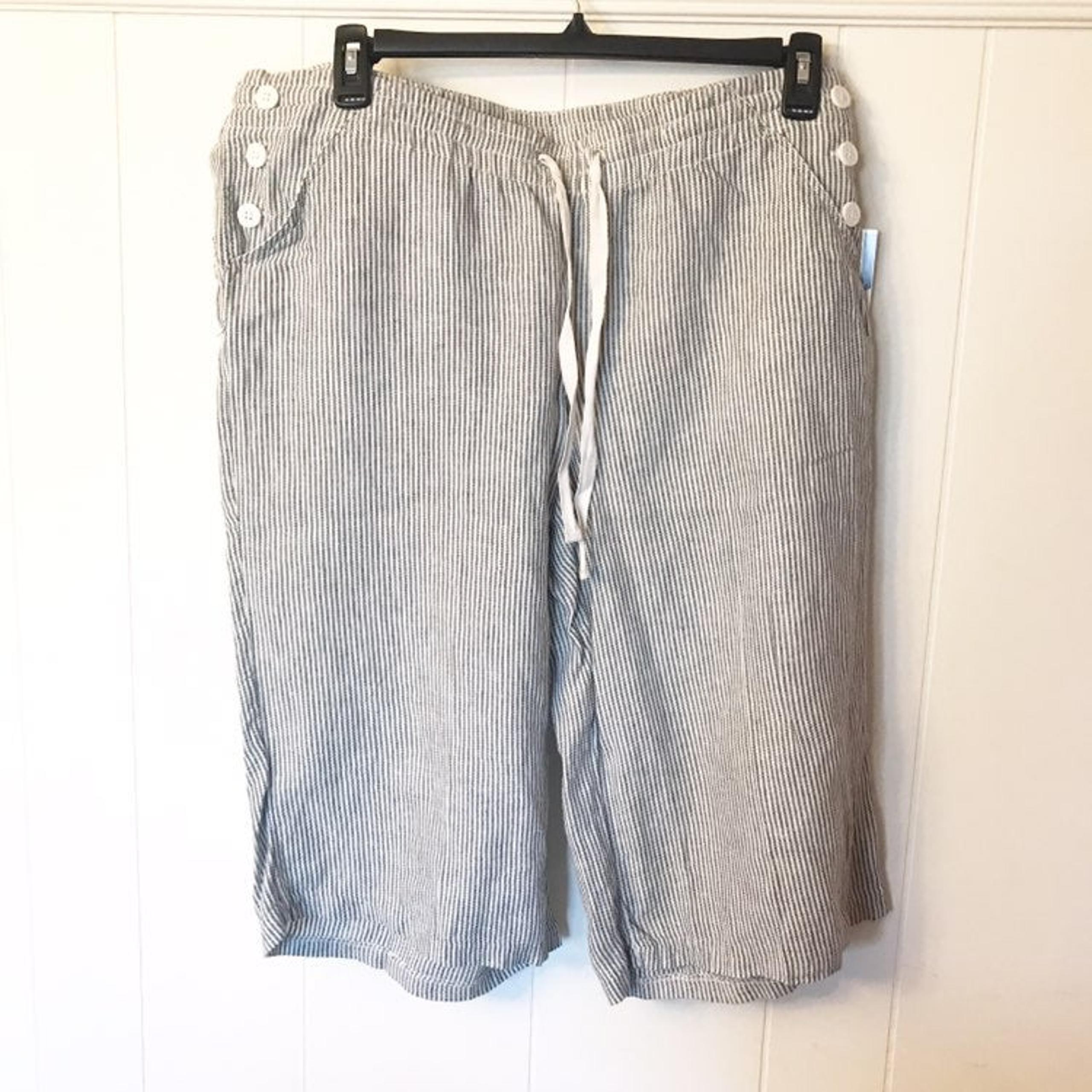 Striped Linen Capri with Cute Button Det