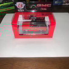 M2 Machines 2022 1973 GMC Jimmy Sierra Low Rider